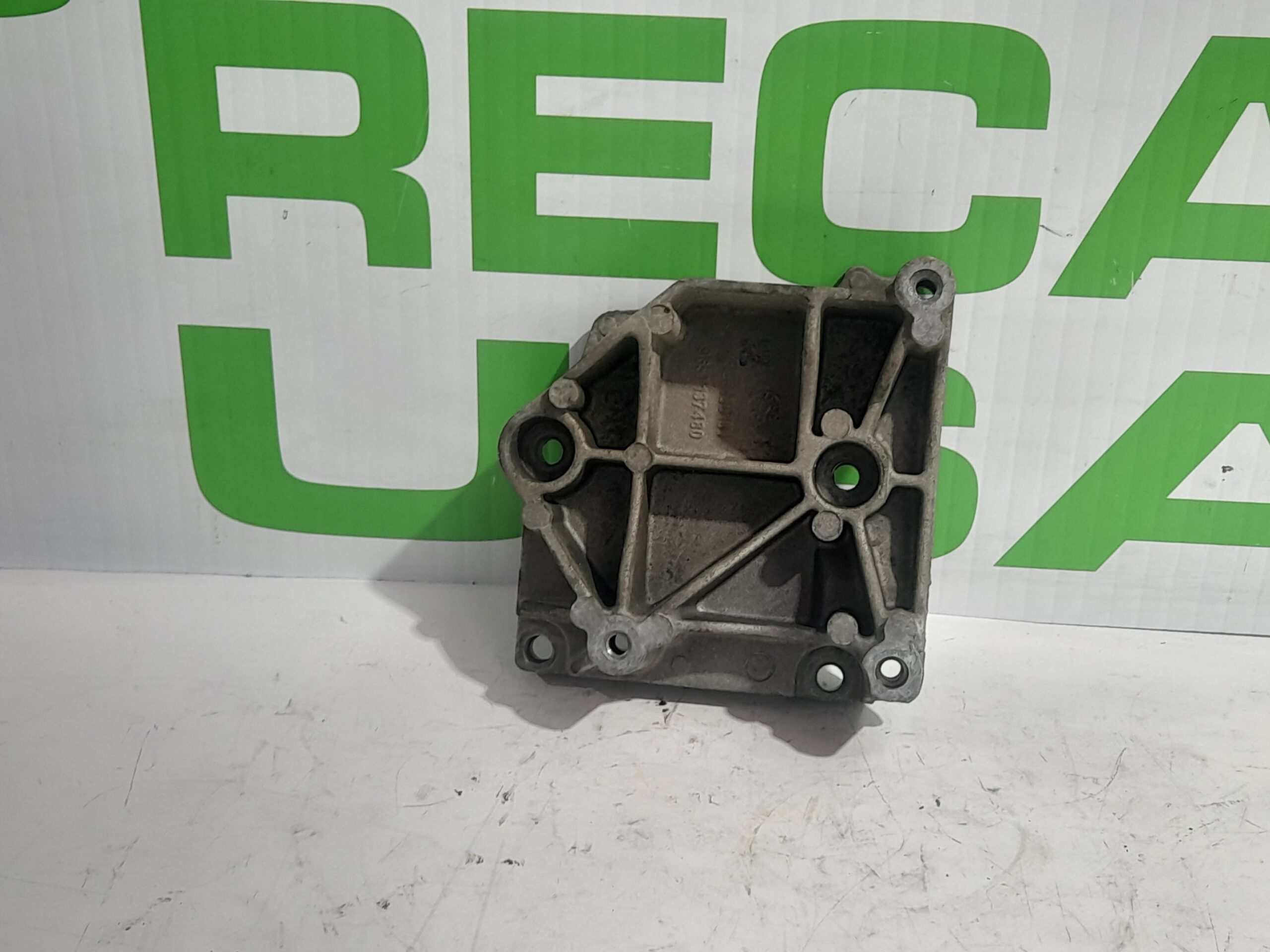 soporte_alternador_9657137480_citr_n_c4_sedan_1_6_16v_cat_nfu_tu5jp4