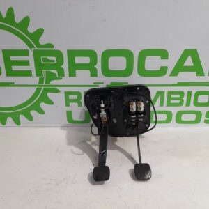 pedalera_504068716_iveco_daily_caja_cerrada_2006_3_0_diesel