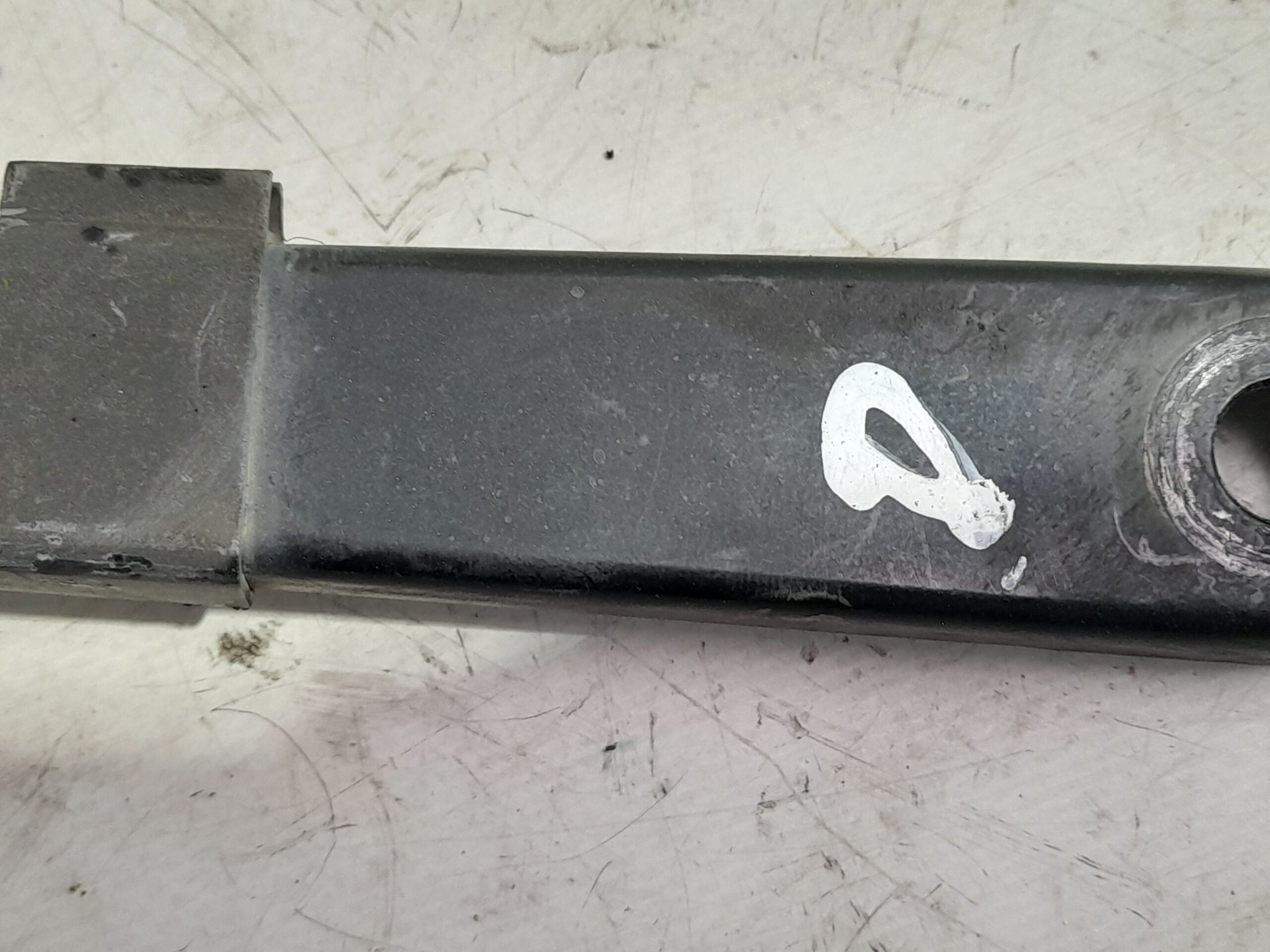 brazo_limpia_delantero_derecho_80007697b_iveco_daily_caja_cerrada_2006_3_0_diesel