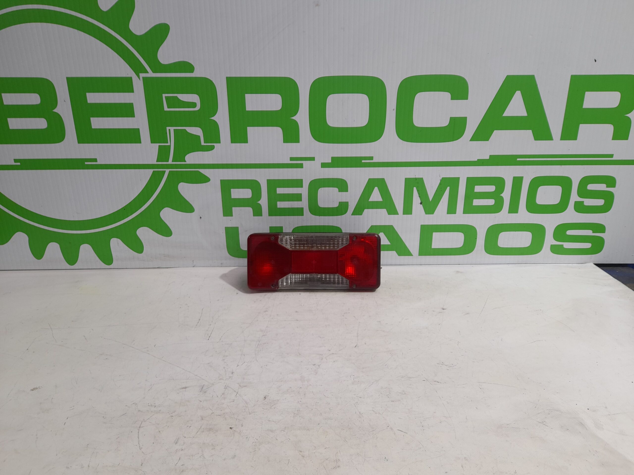 piloto_trasero_izquierdo_e132060_iveco_daily_caja_cerrada_2006_3_0_diesel