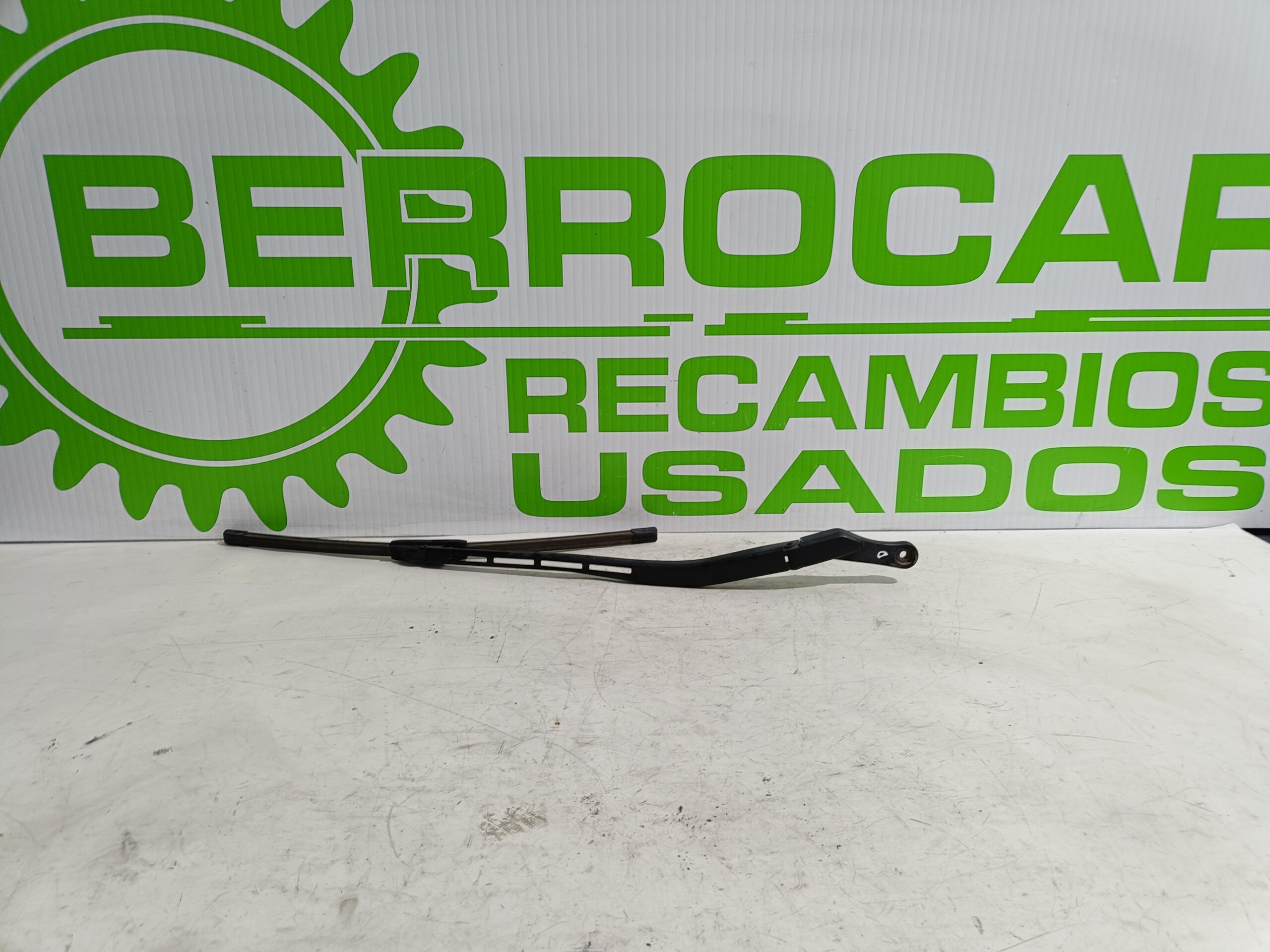 brazo_limpia_delantero_derecho_4b1955408_audi_a6_berlina_4b2_2_5_tdi_quattro