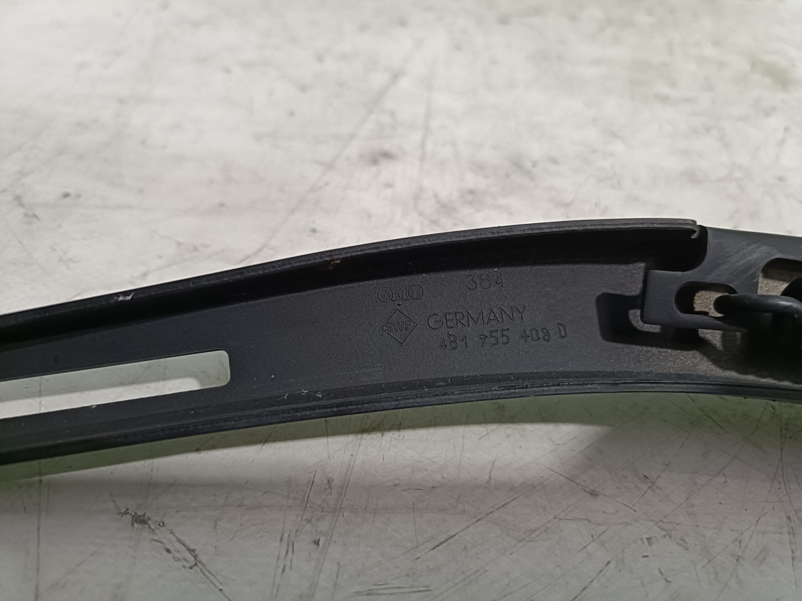 brazo_limpia_delantero_derecho_4b1955408_audi_a6_berlina_4b2_2_5_tdi_quattro