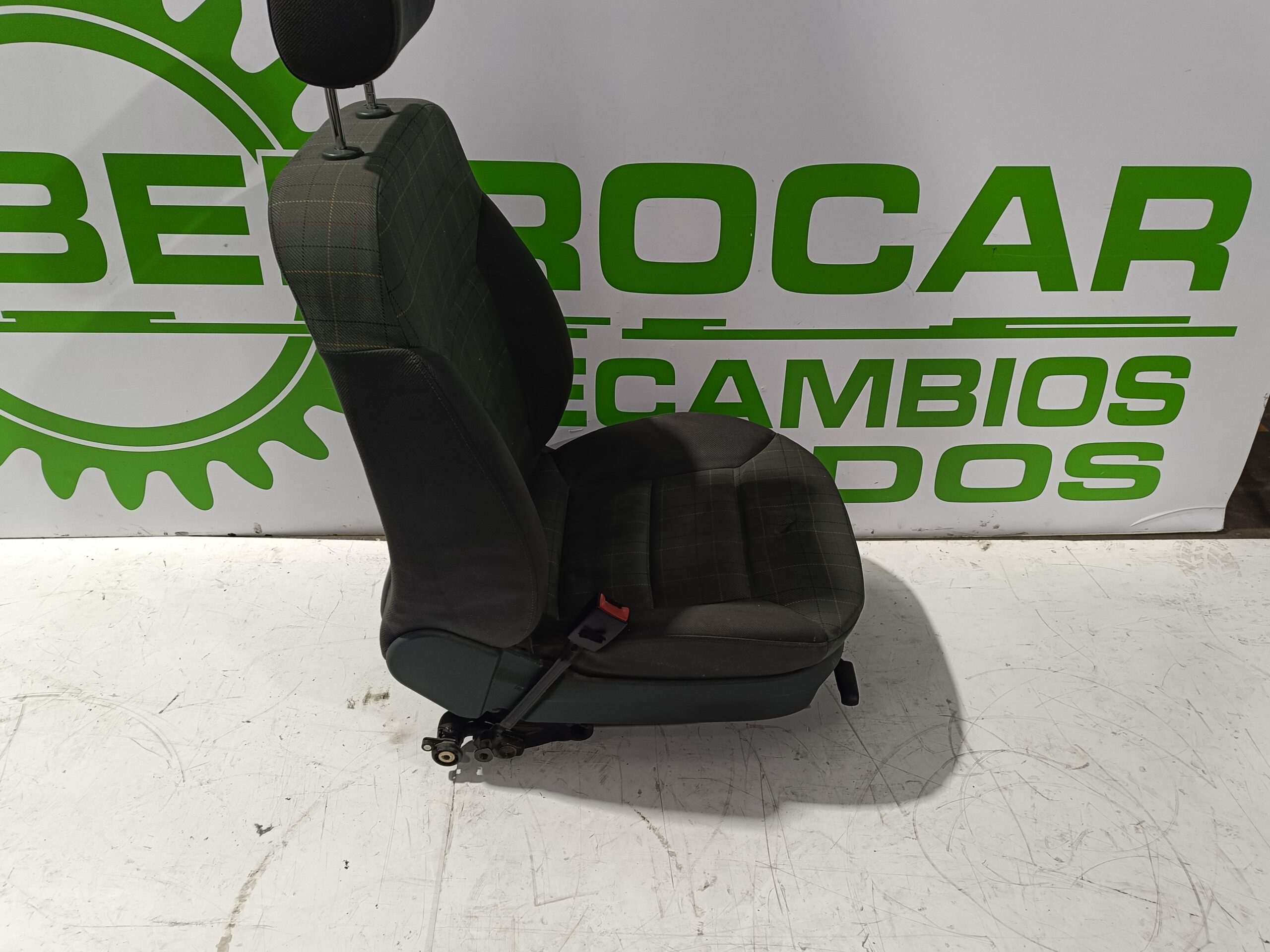 asiento_delantero_izquierdo_4b0881107e_audi_a6_berlina_4b2_2_5_tdi_quattro