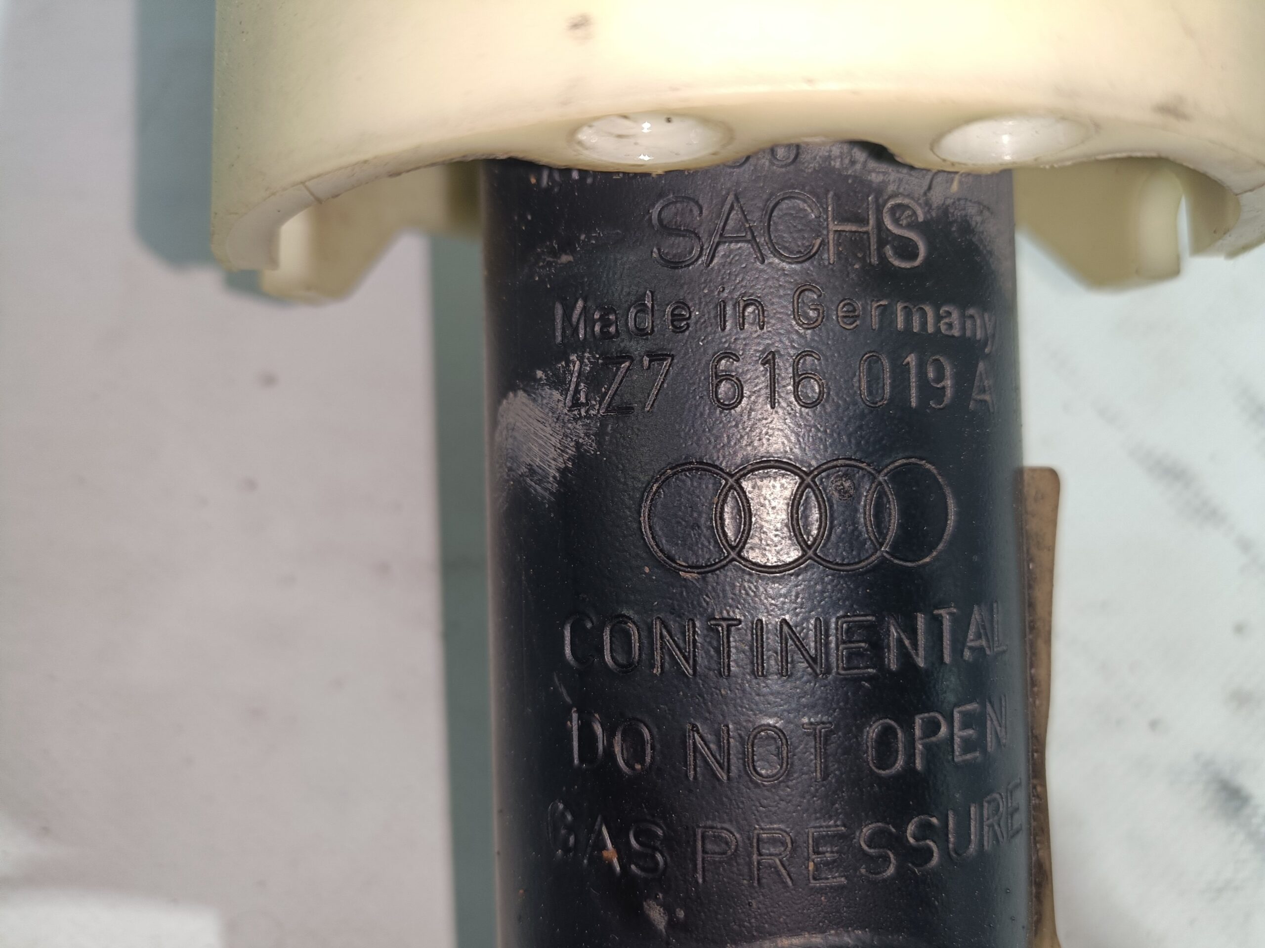 amortiguador_trasero_izquierdo_4z7616019a_audi_a6_berlina_4b2_2_5_tdi_quattro