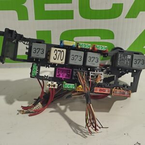 caja_reles_fusibles_8d1937545_audi_a6_berlina_4b2_2_5_tdi_quattro