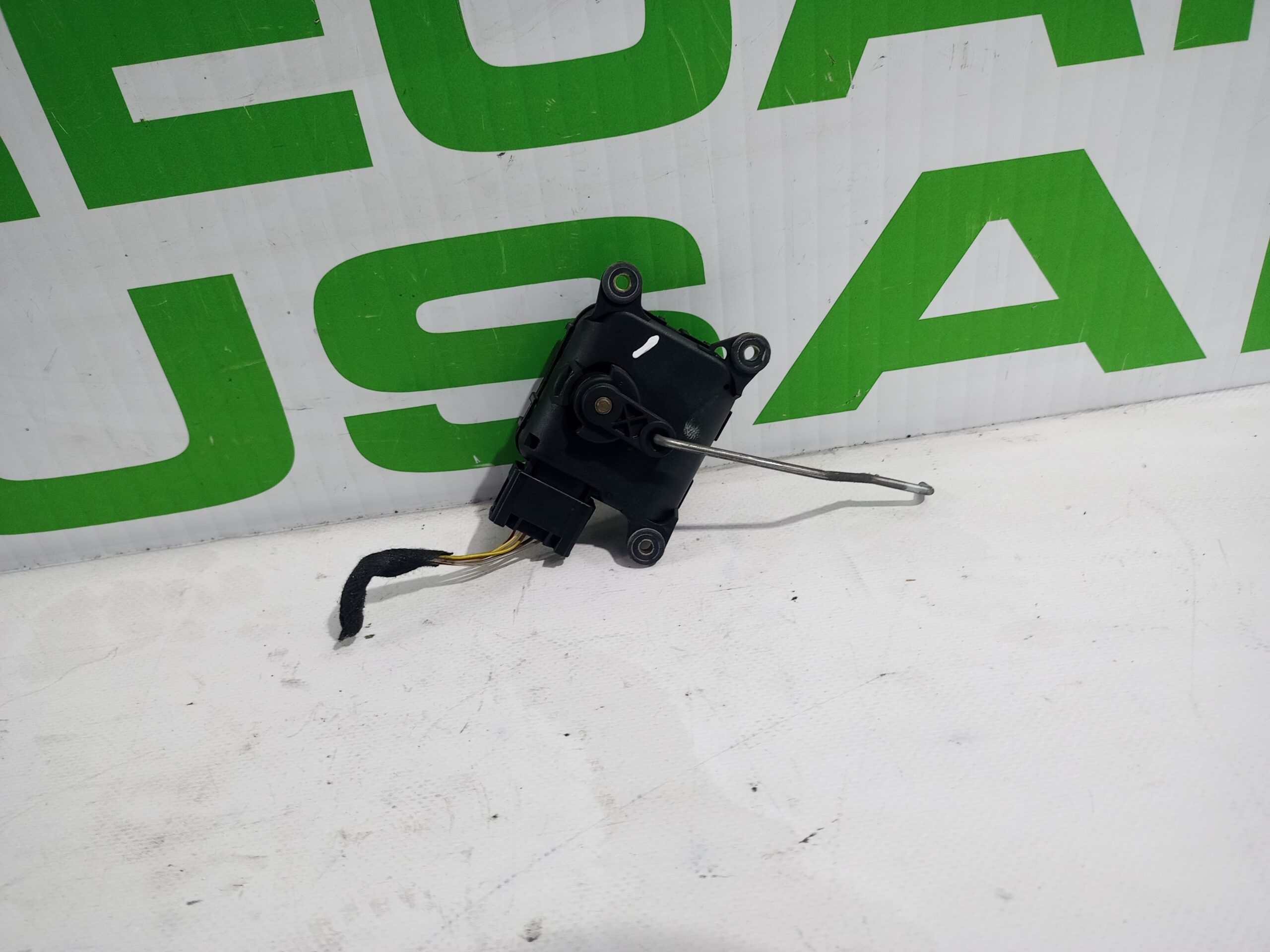 motor_apertura_trampillas_4b1820511_audi_a6_berlina_4b2_2_5_tdi_quattro