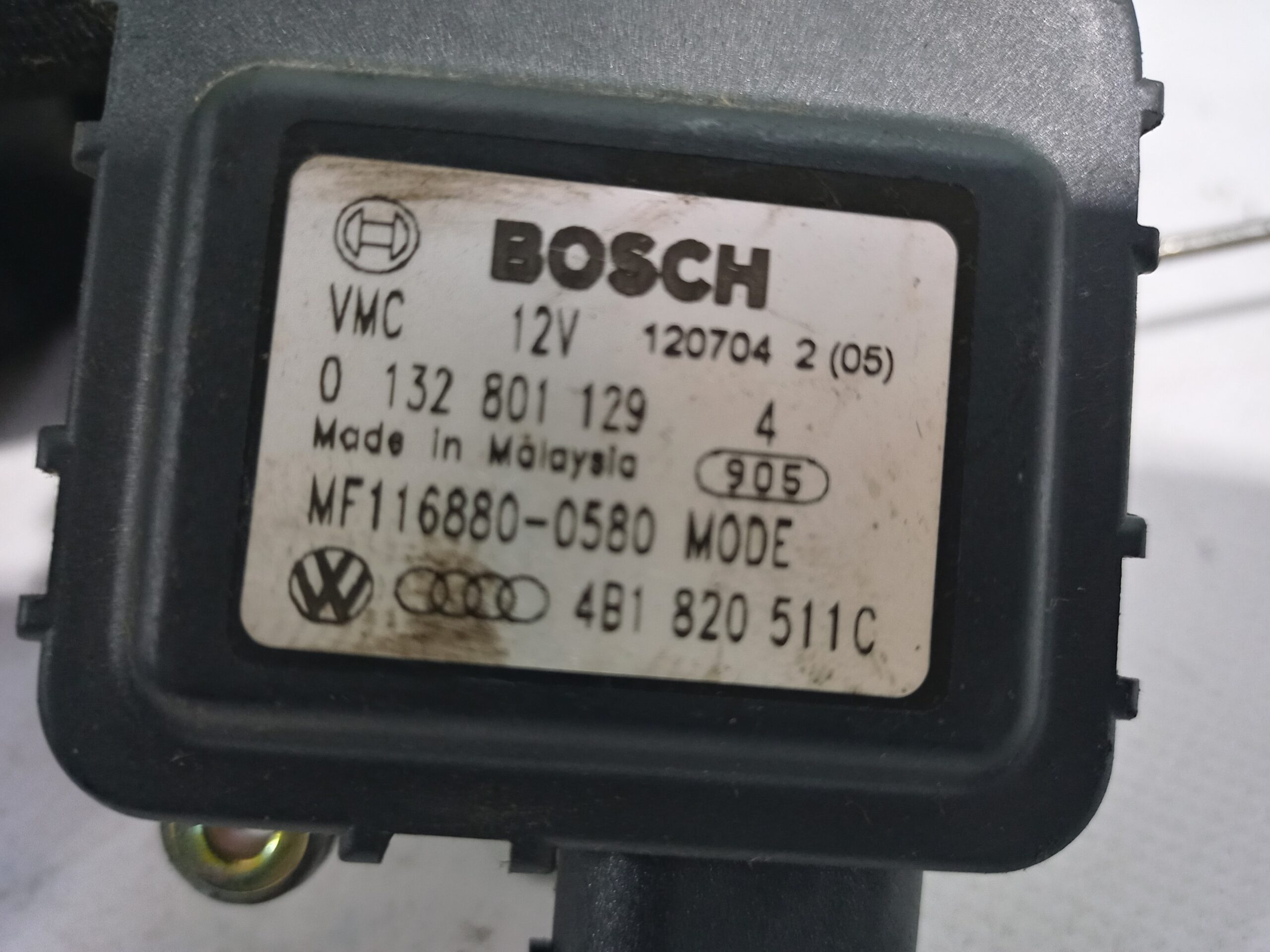 motor_apertura_trampillas_4b1820511c_audi_a6_berlina_4b2_2_5_tdi_quattro