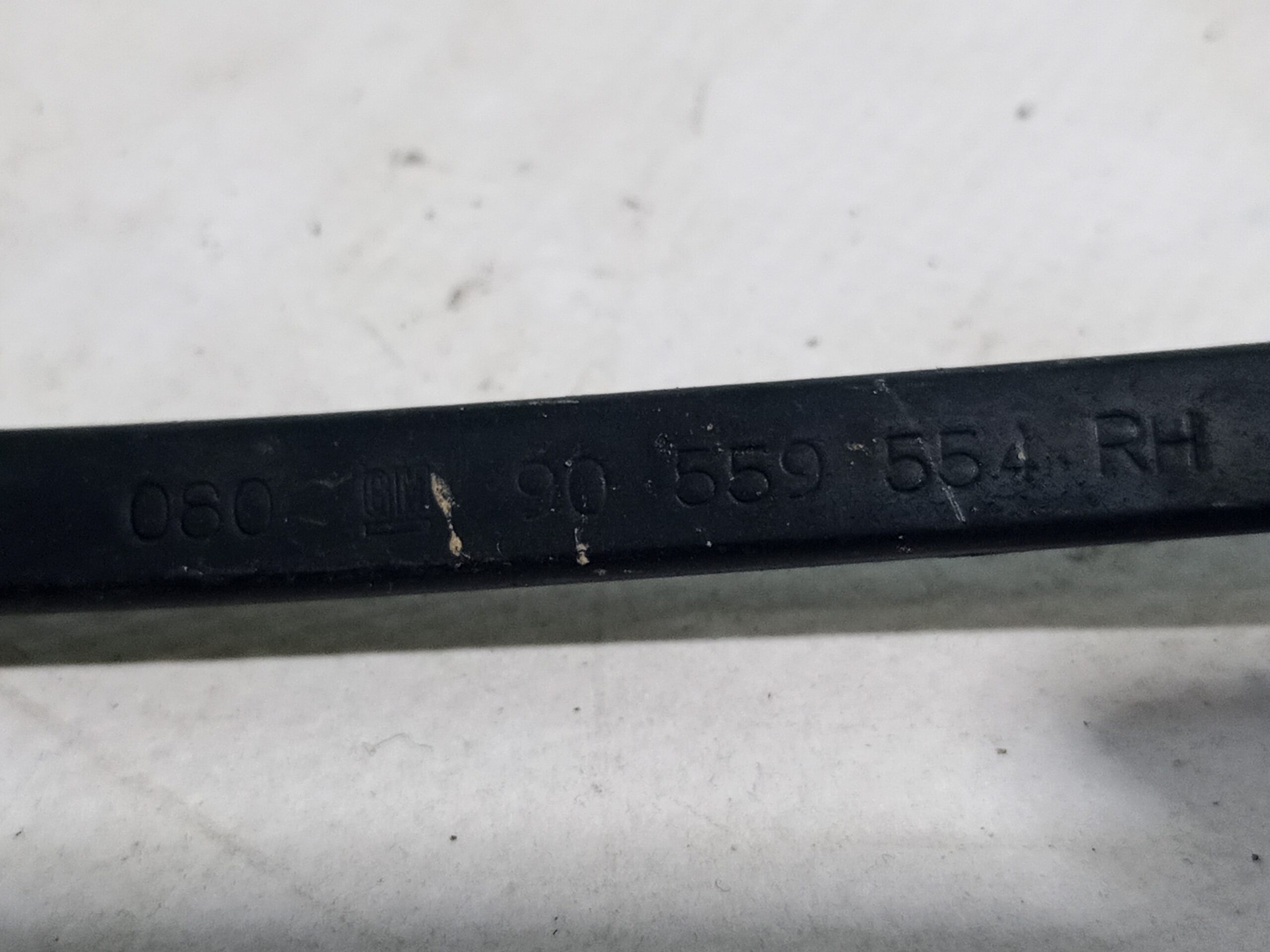 brazo_limpia_delantero_derecho_90559554_opel_astra_g_berlina_1_6_16v