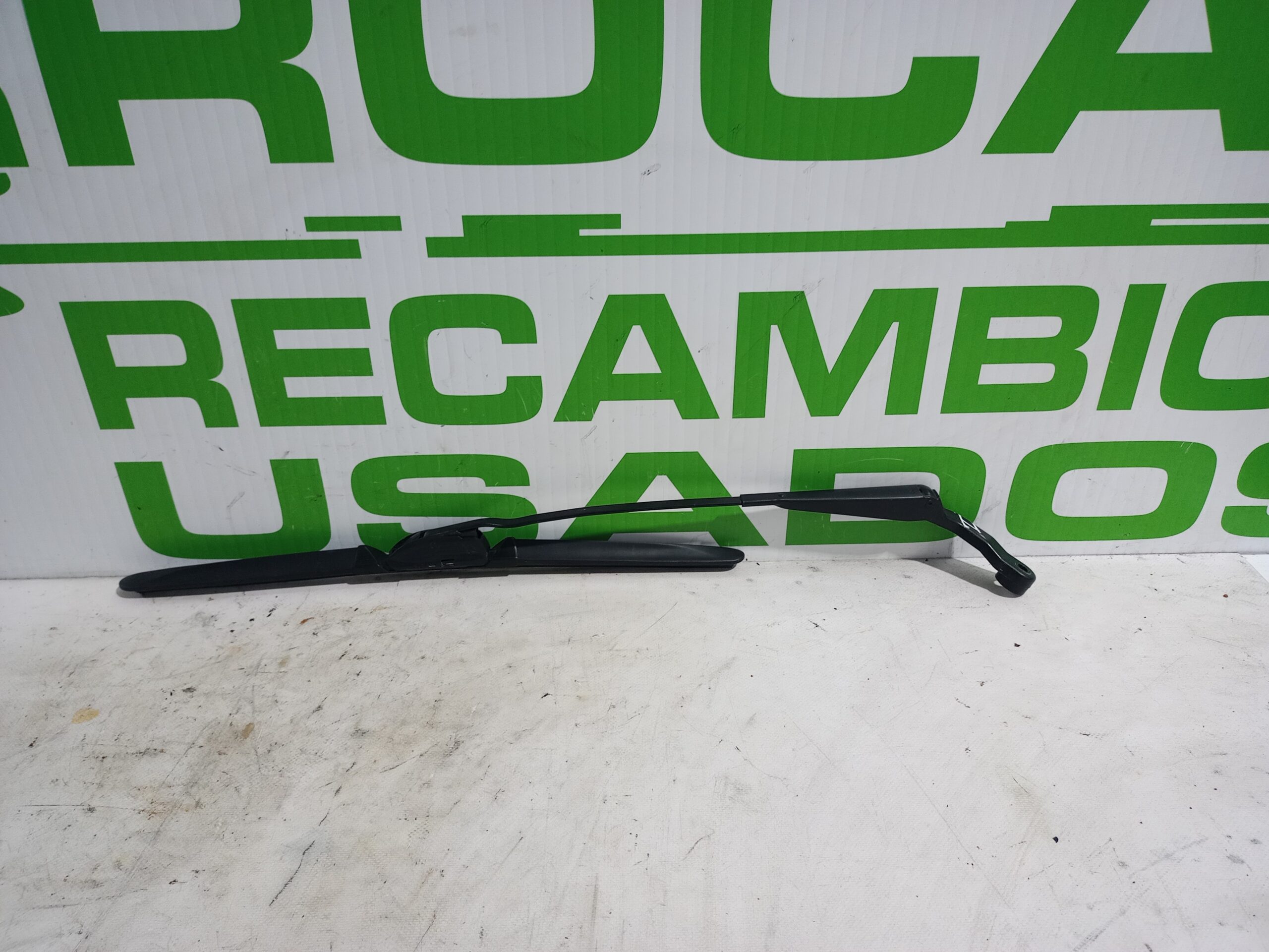 brazo_limpia_delantero_izquierdo_3831065d00_suzuki_vitara_se_sv_et_1_9_turbodiesel