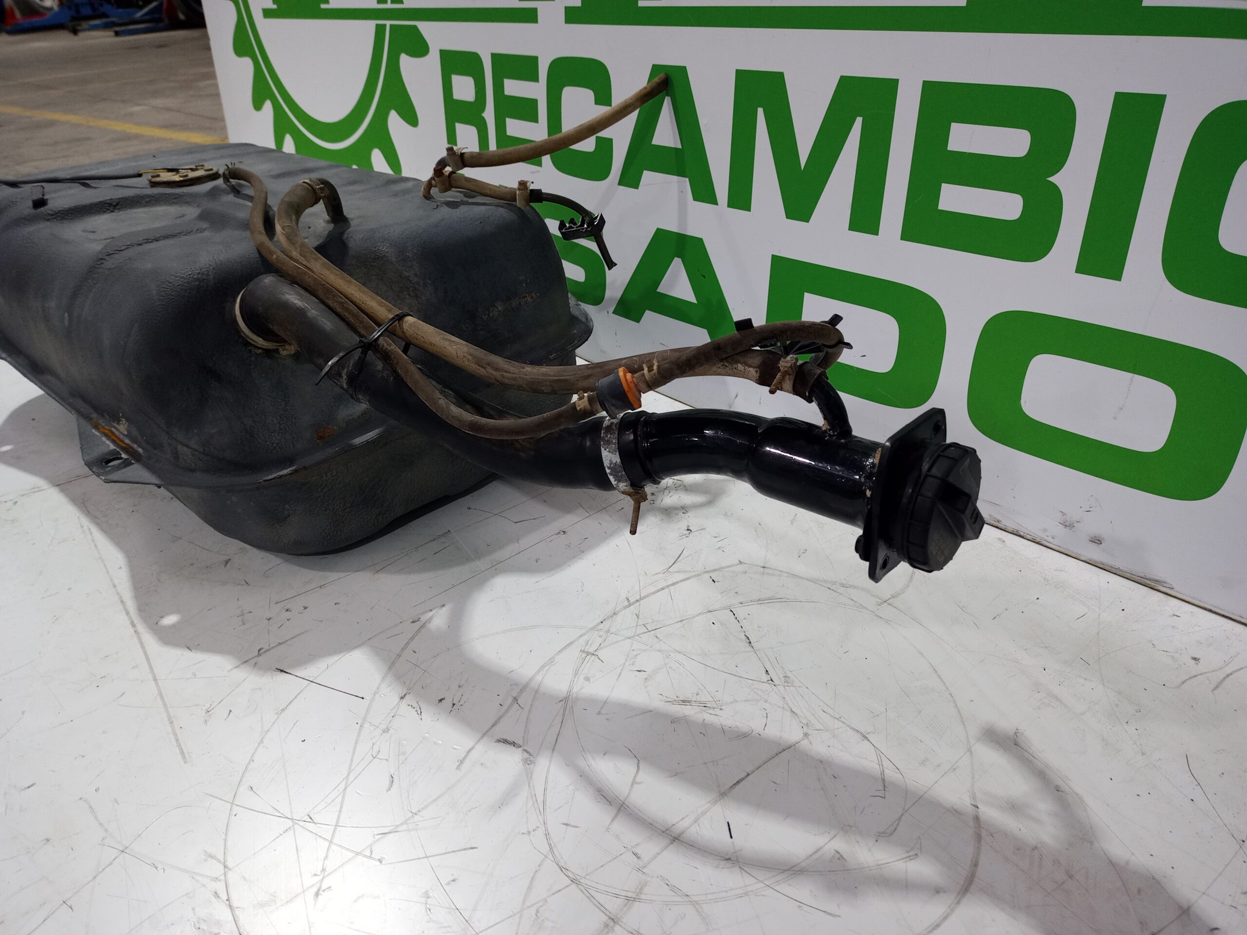 deposito_combustible_8910177e00_suzuki_vitara_se_sv_et_1_9_turbodiesel