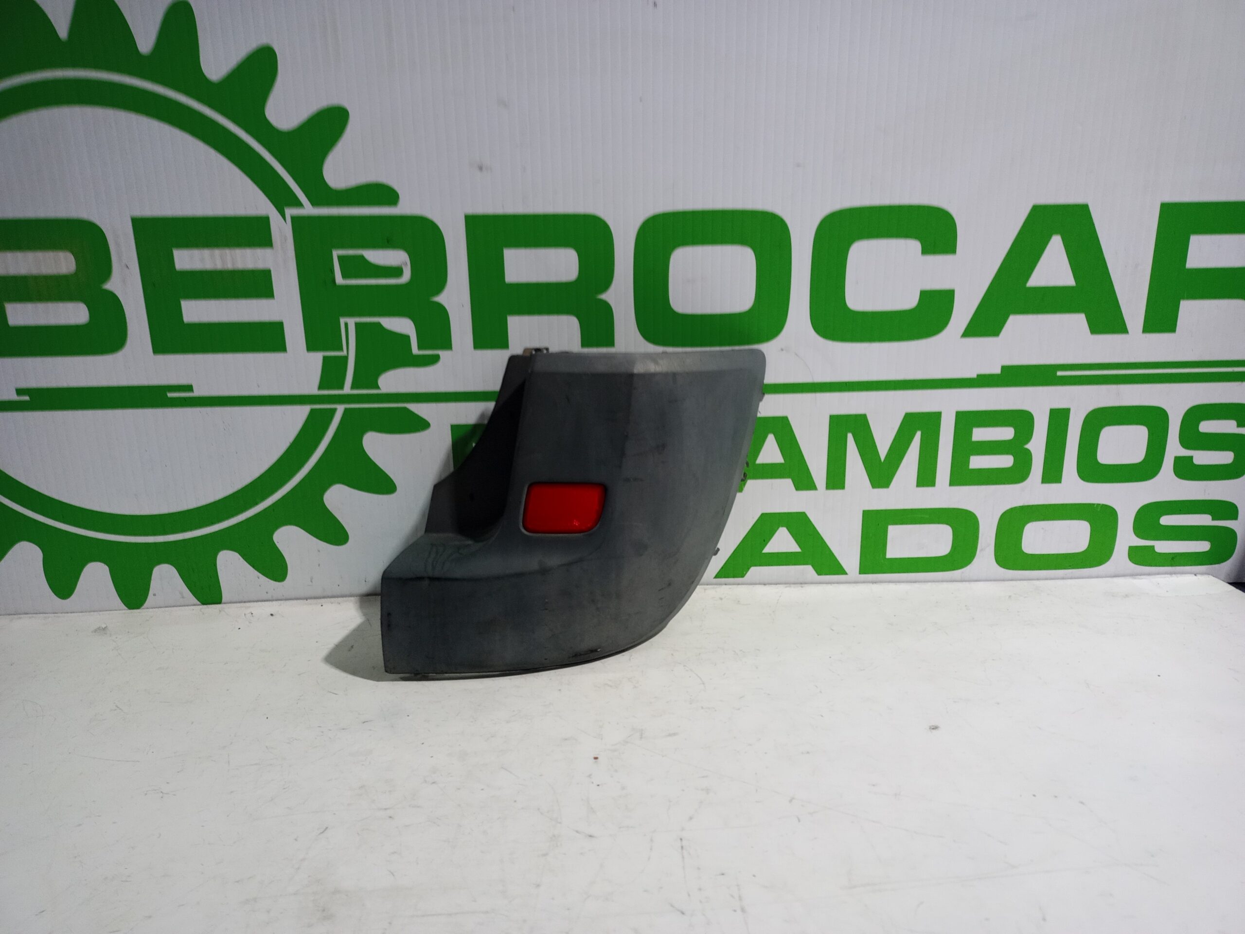 puntera_paragolpes_trasera_derecha_8200228107_renault_scenic_ii_1_9_dci_diesel