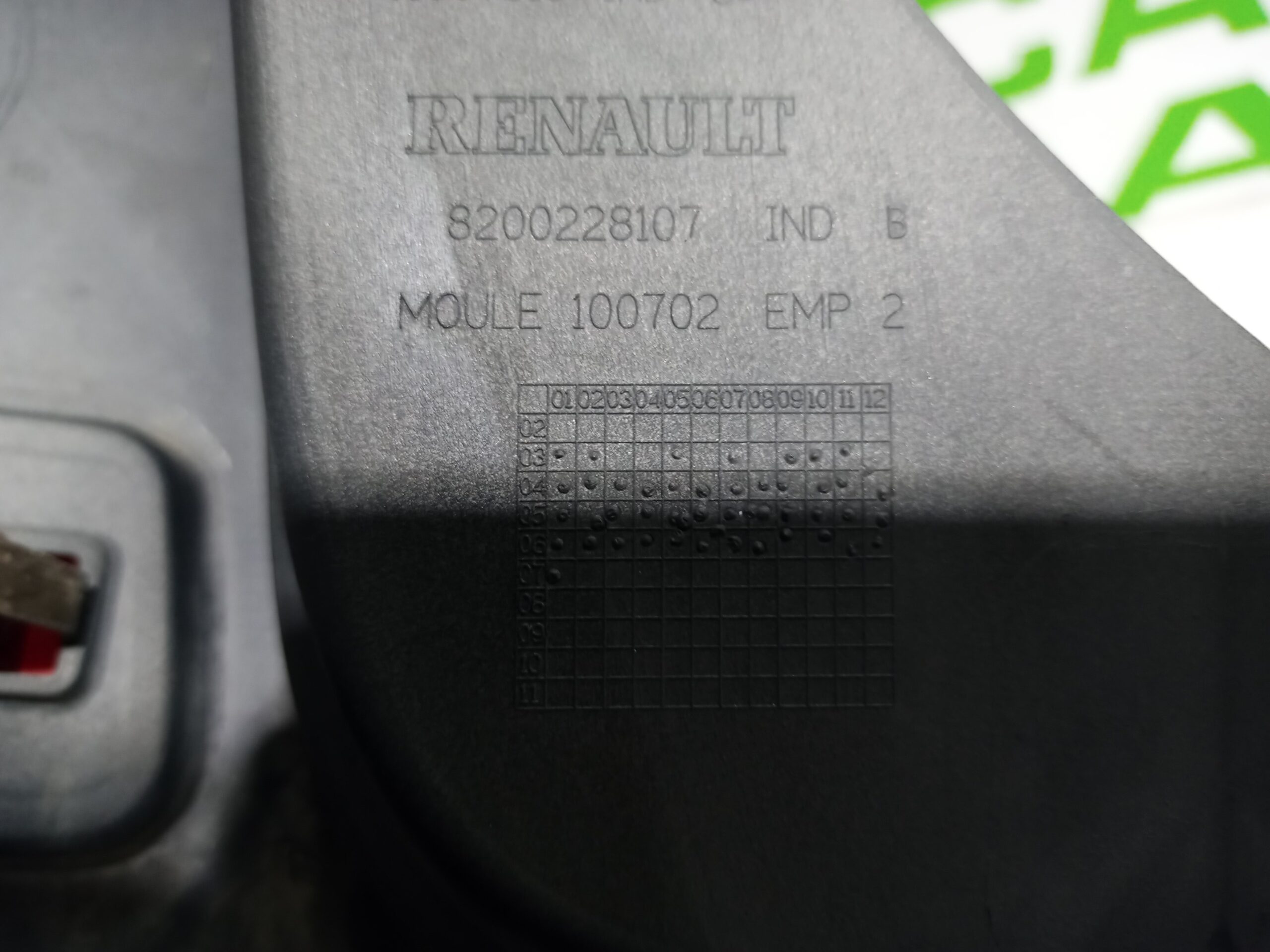 puntera_paragolpes_trasera_derecha_8200228107_renault_scenic_ii_1_9_dci_diesel