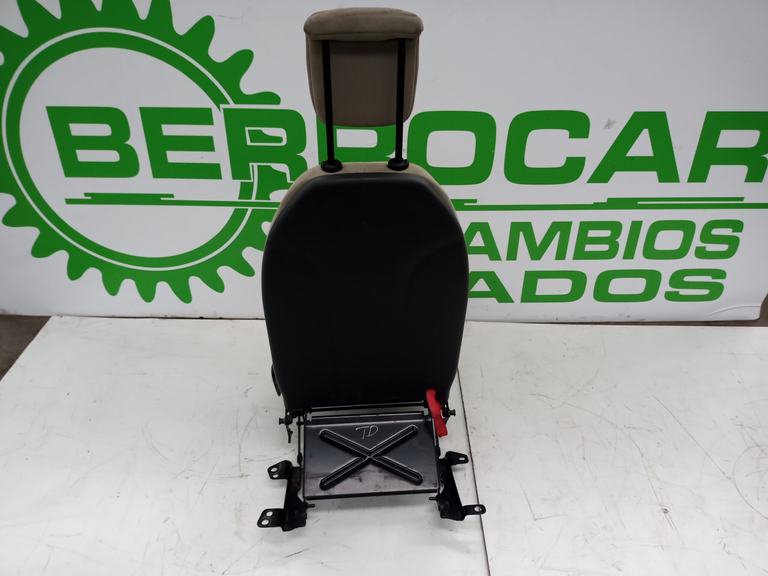 asientos_trasero_derecho_7701068609_renault_scenic_ii_1_9_dci_diesel