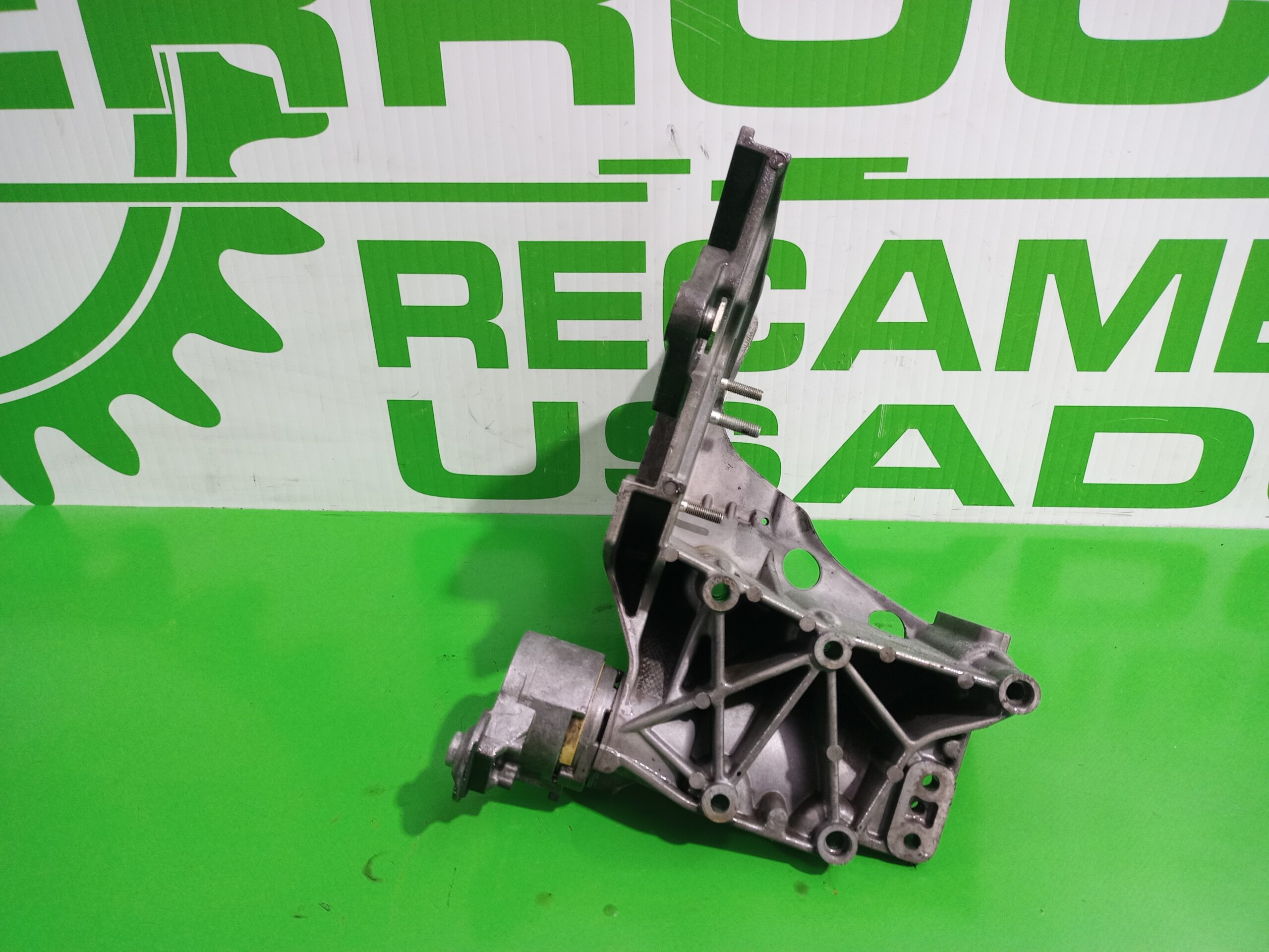 soporte_bomba_inyeccion_55187918_opel_zafira_b_1_9_cdti_cat_z_19_dtl