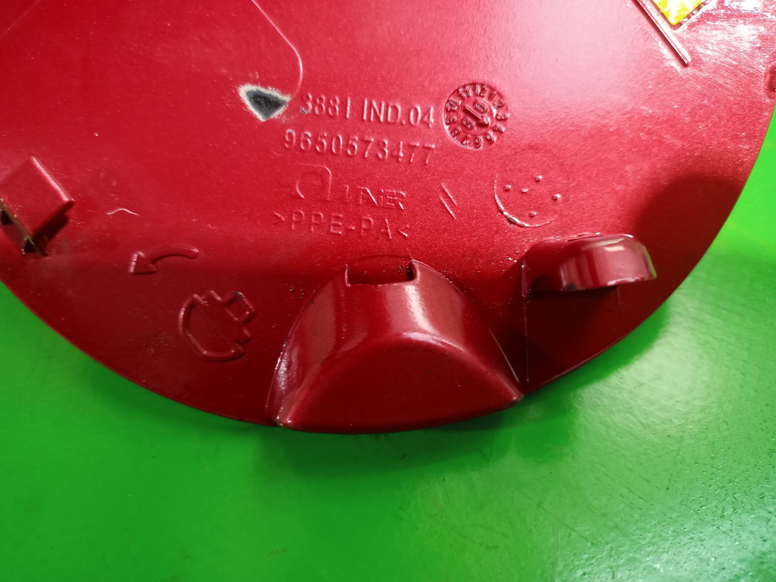 tapa_exterior_combustible_9650573477_citr_n_c4_berlina_1_6_16v_hdi