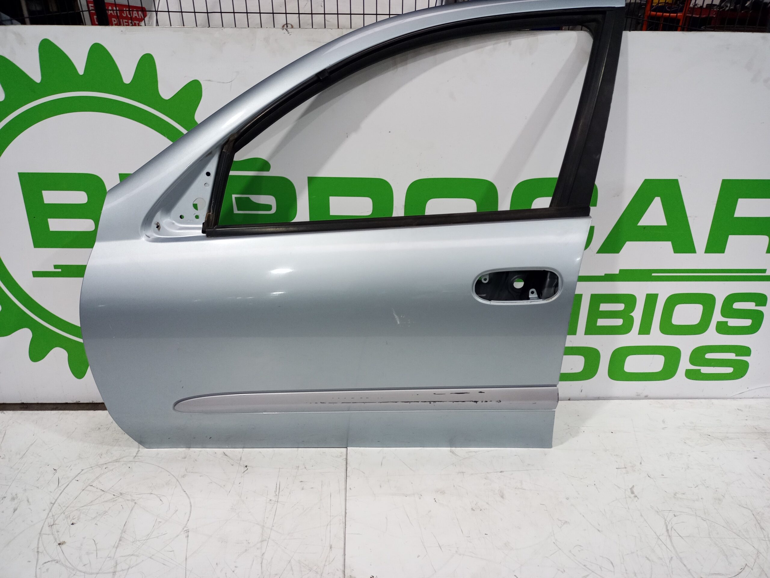 puerta_delantera_izquierda_801015m432_nissan_almera_n16_e_1_5_dci_turbodiesel_cat