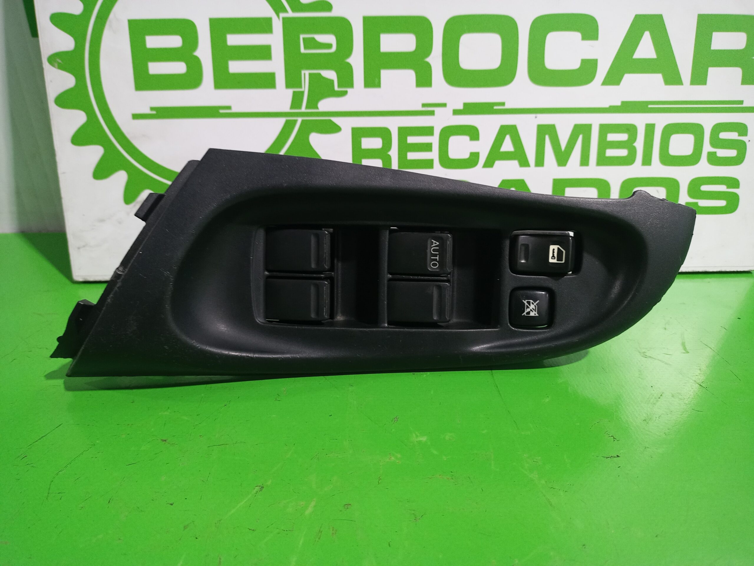 mando_elevalunas_delantero_izquierdo_80961_nissan_almera_n16_e_1_5_dci_turbodiesel_cat