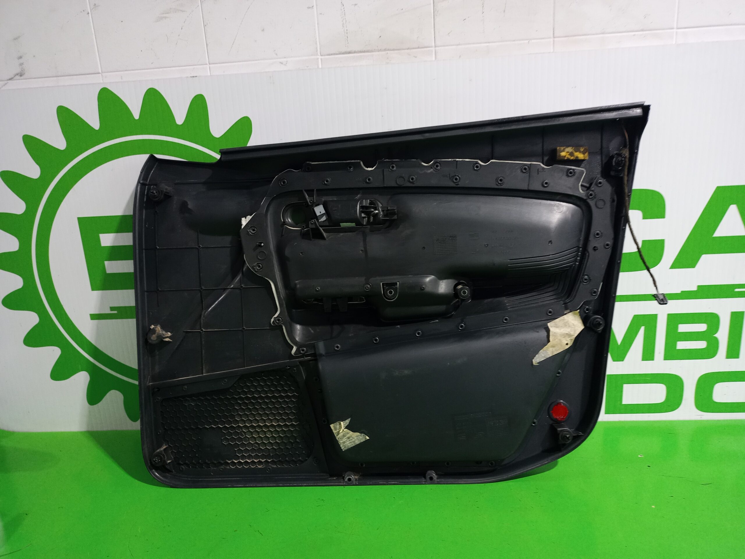 guarnecido_puerta_delantera_izquierda_6l4867011_seat_ibiza_6l1_1_9_sdi