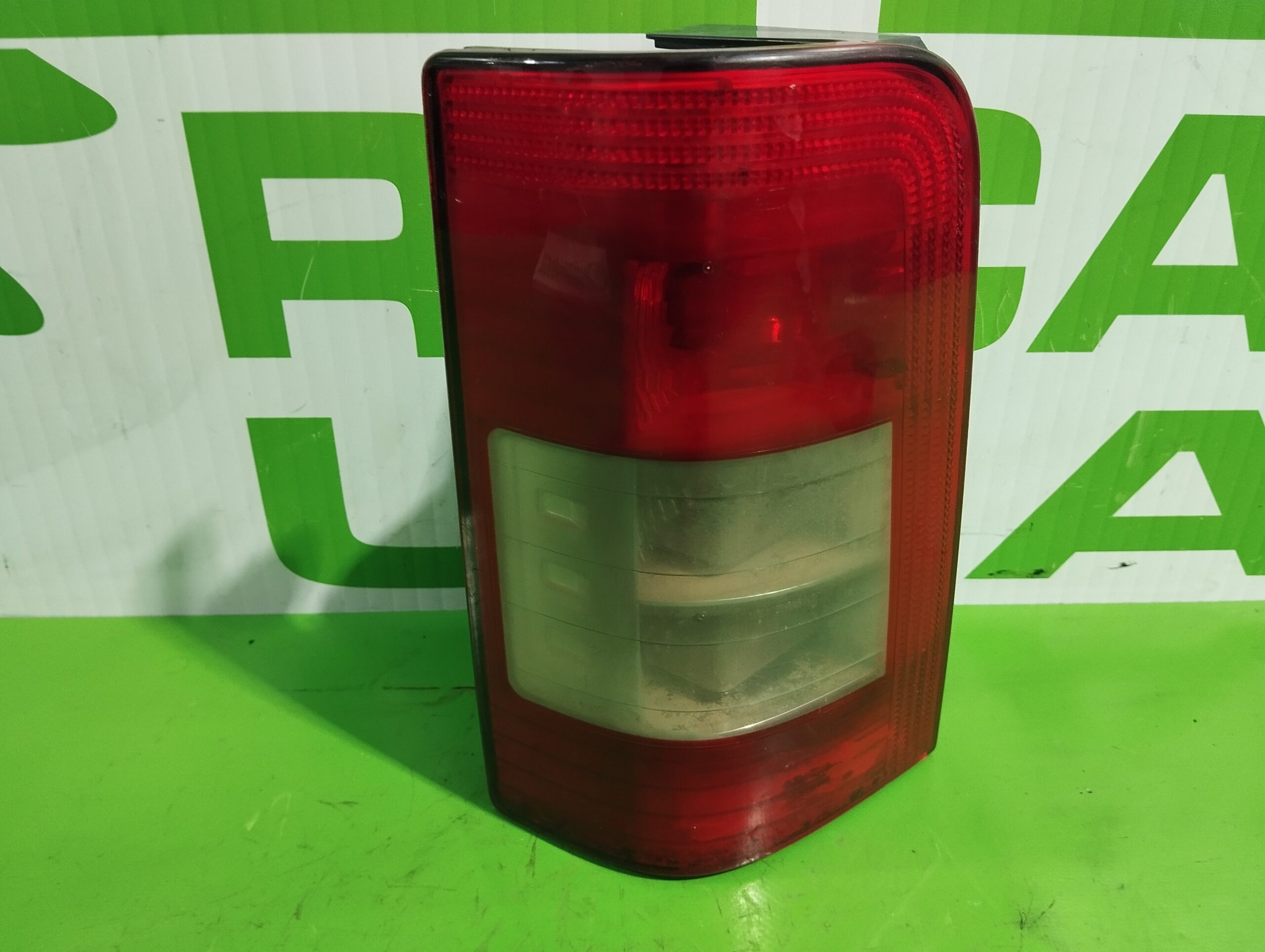 piloto_trasero_izquierdo_9657977080_peugeot_partner_s1_1_9_diesel