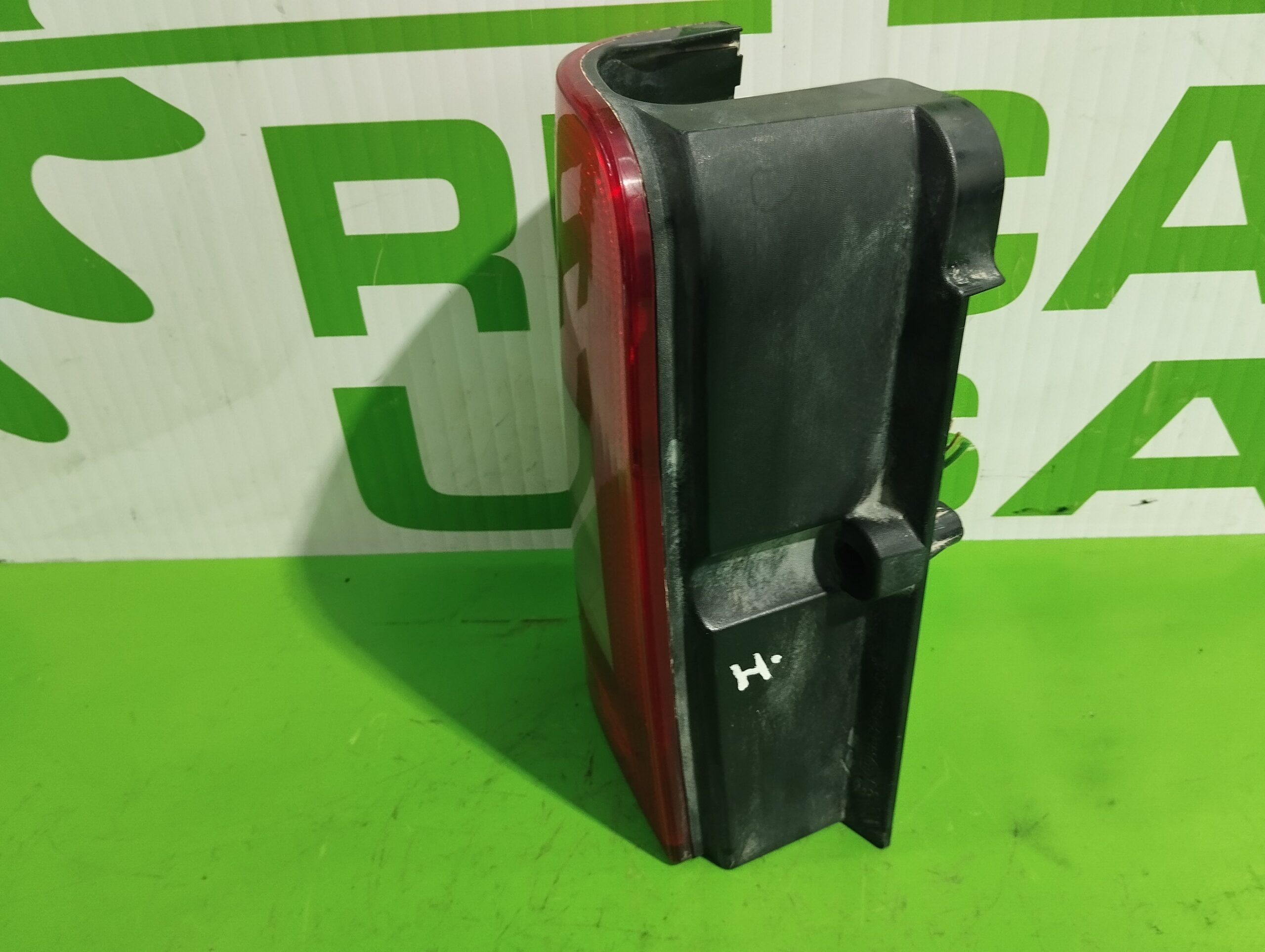 piloto_trasero_izquierdo_9657977080_peugeot_partner_s1_1_9_diesel