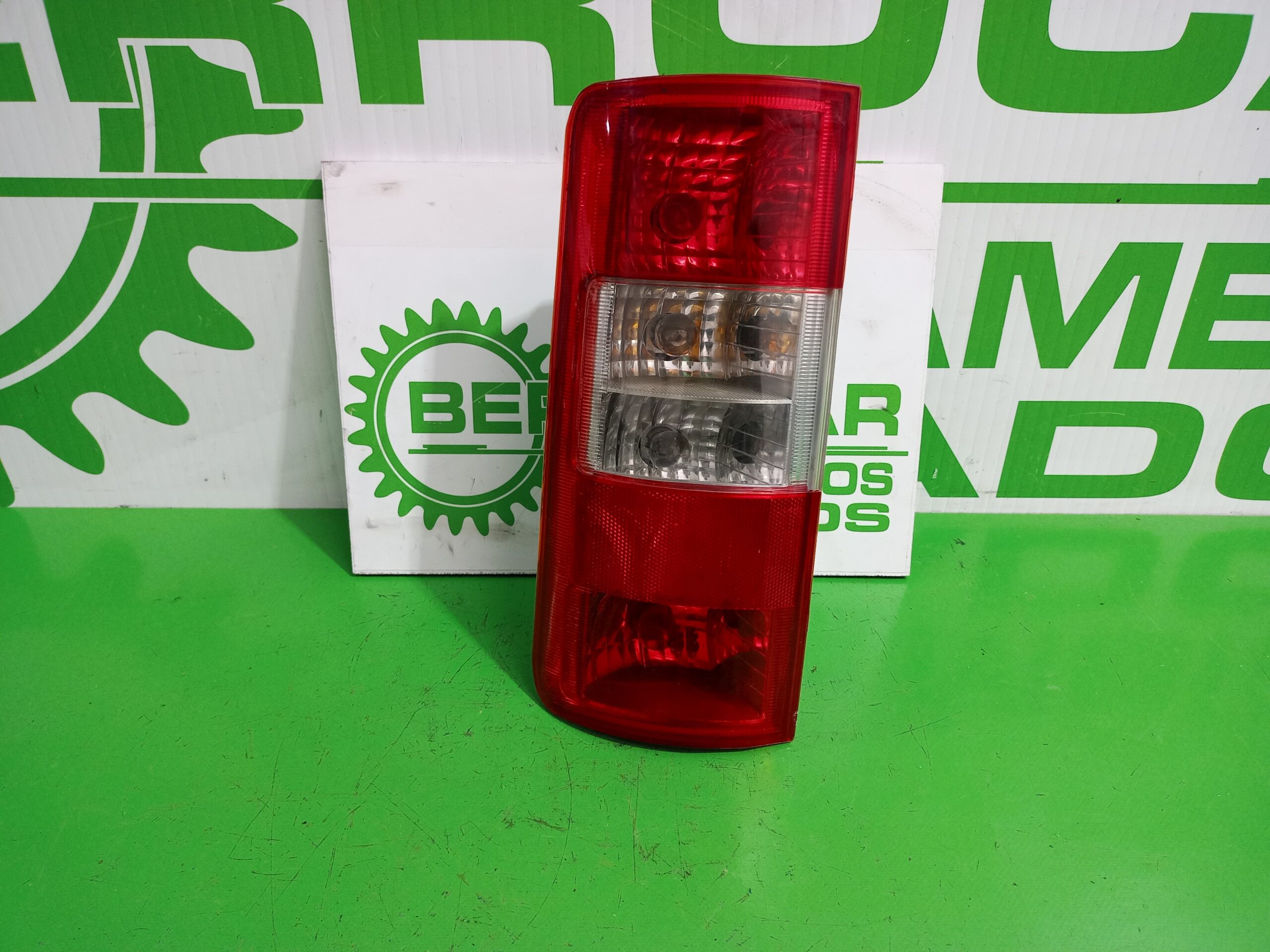 piloto_trasero_izquierdo_084311965l_ford_transit_connect_tc7_1_8_tdci_cat