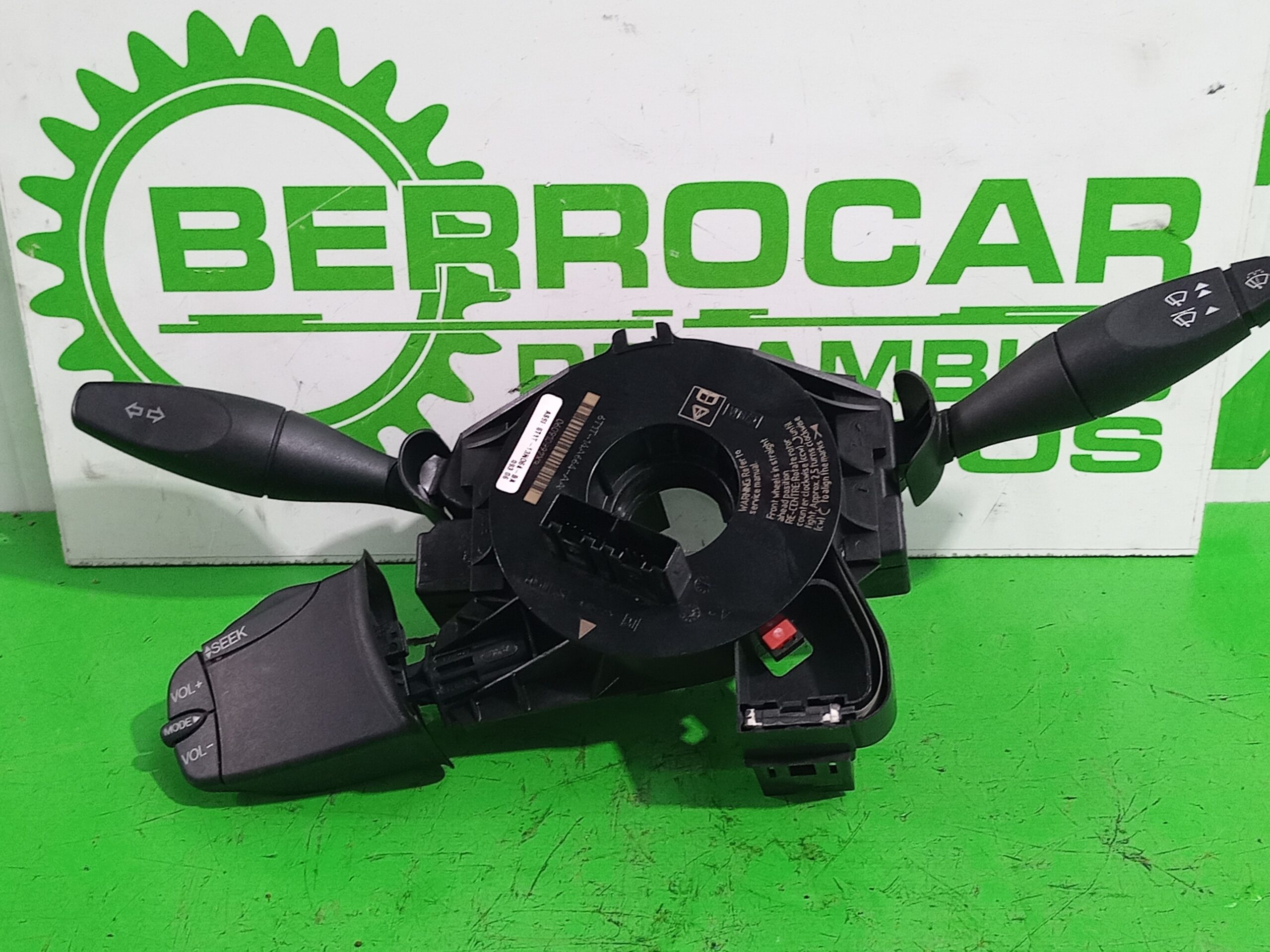 mando_multifuncion_6t1t14a664_yc1t17a553_ford_transit_connect_tc7_1_8_tdci_cat