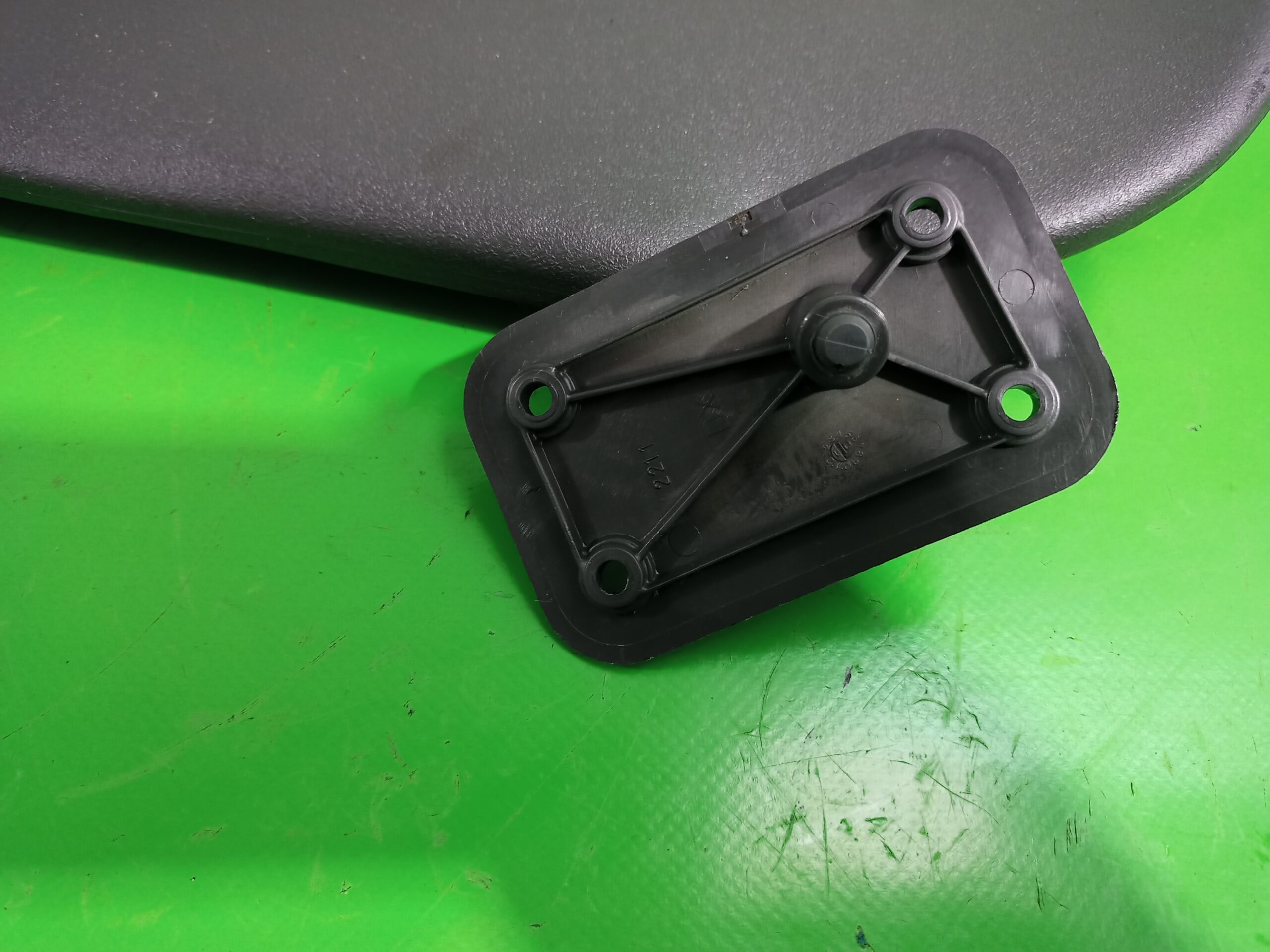 parasol_derecho_500312417_iveco_daily_caja_cerrada_1999_2_8_diesel_cat