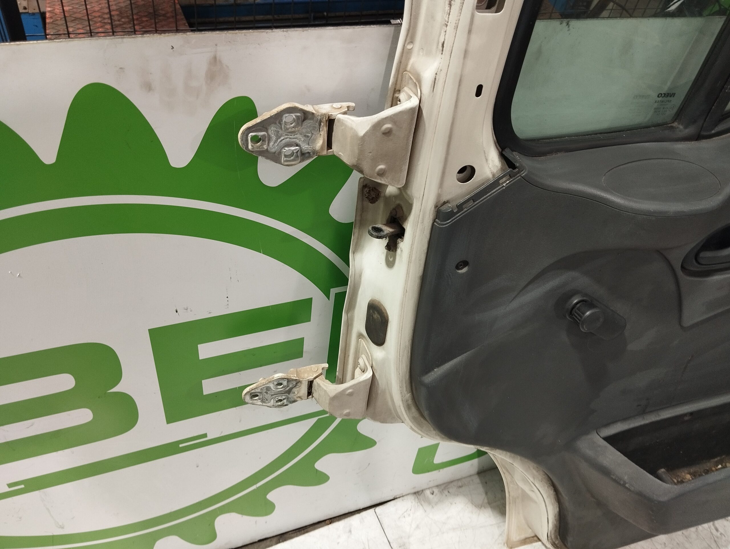 puerta_delantera_derecha_99460120_iveco_daily_caja_cerrada_1999_2_8_diesel_cat