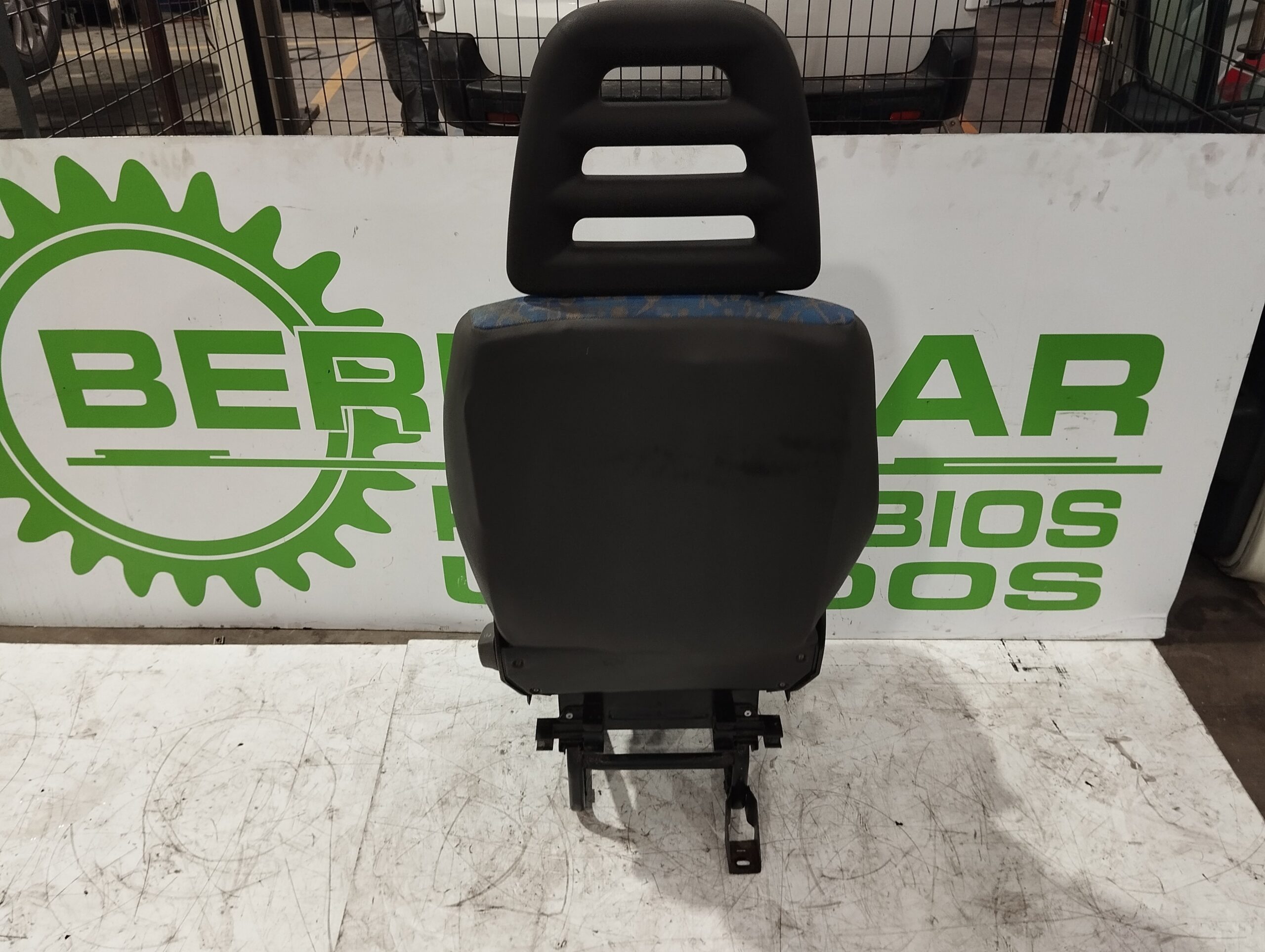 asiento_delantero_izquierdo_500311554_iveco_daily_caja_cerrada_1999_2_8_diesel_cat