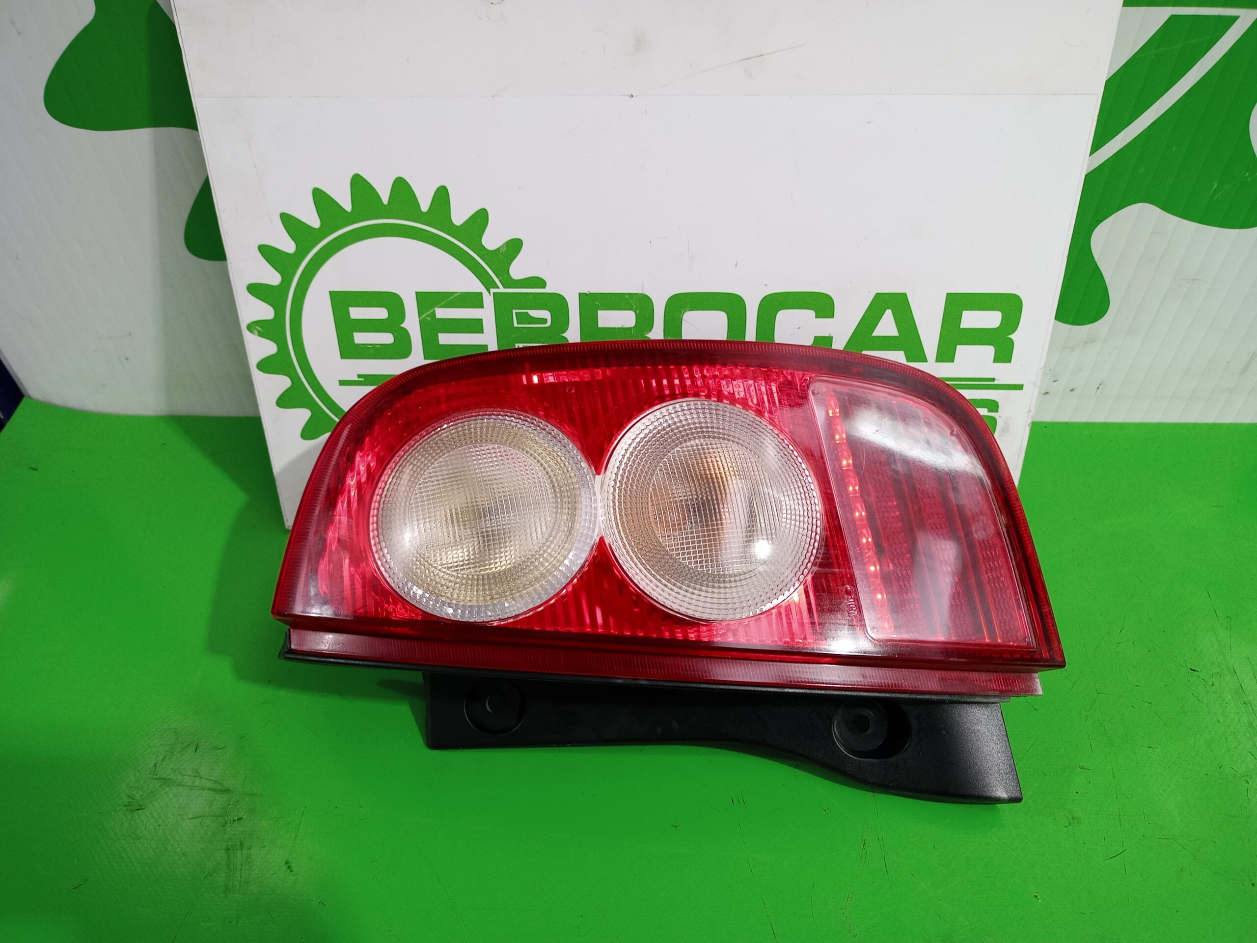 piloto_trasero_derecho_b6550ax720_nissan_micra_k12e