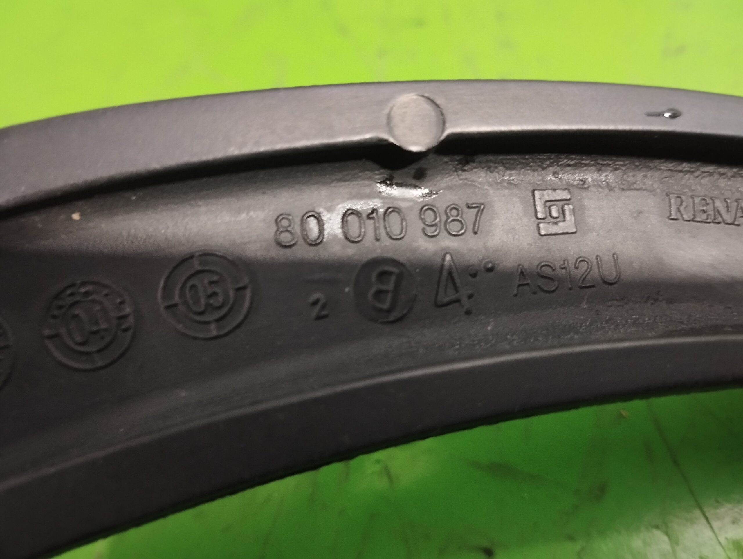 brazo_limpia_delantero_izquierdo_80010987_renault_megane_ii_familiar_1_9_dci_diesel