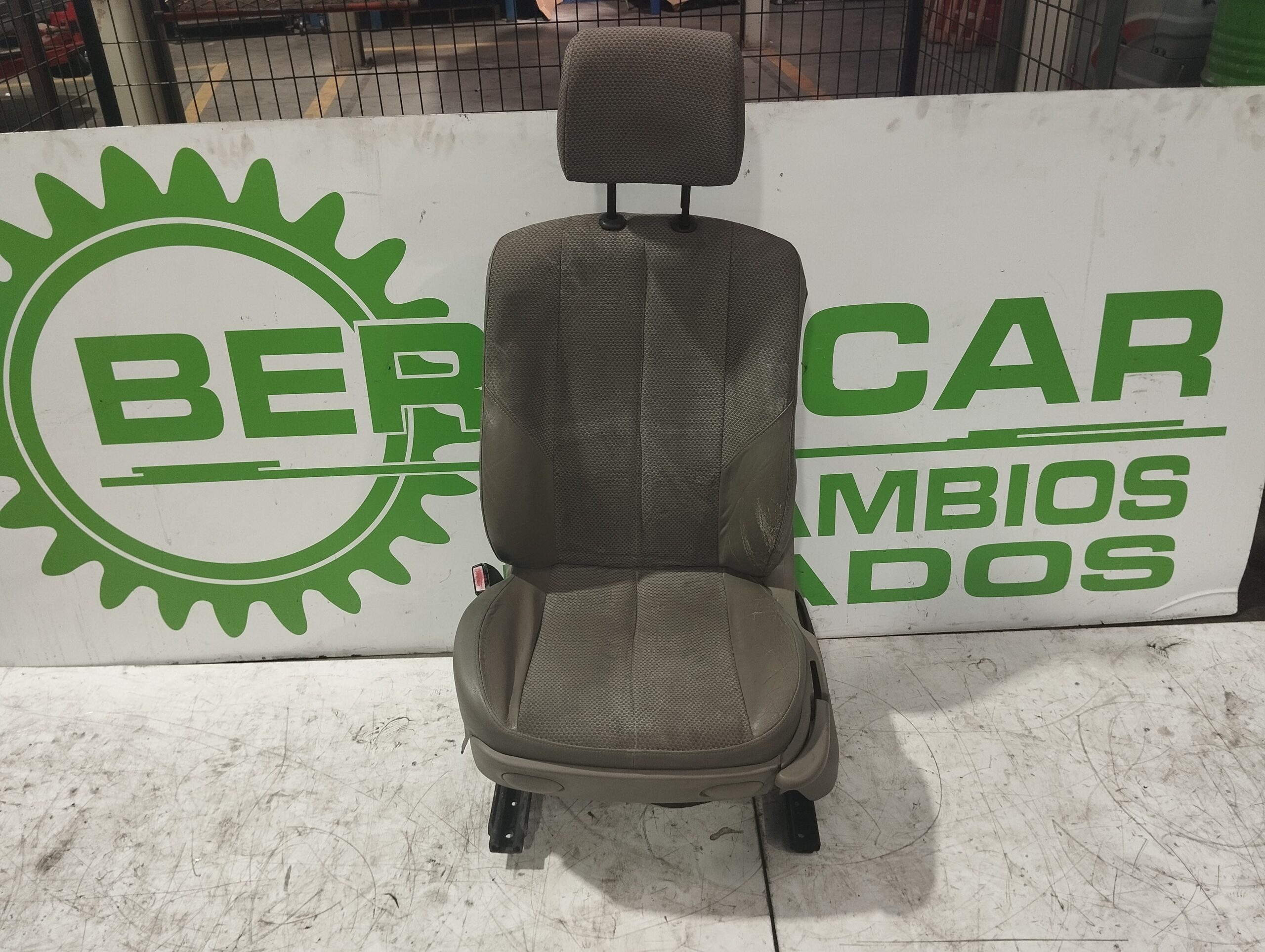 asiento_delantero_izquierdo_7701054007_renault_megane_ii_familiar_1_9_dci_diesel