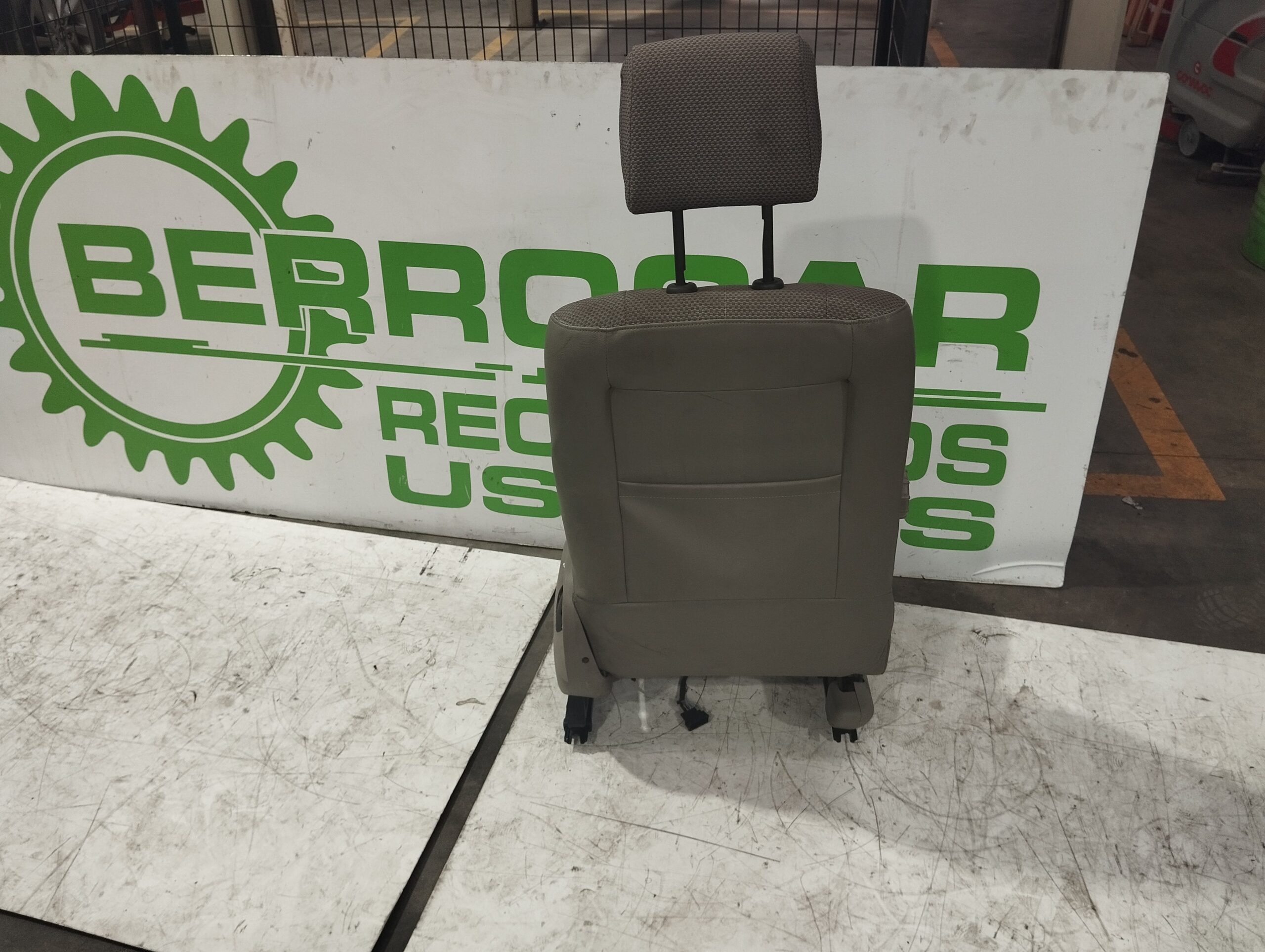 asiento_delantero_izquierdo_7701054007_renault_megane_ii_familiar_1_9_dci_diesel