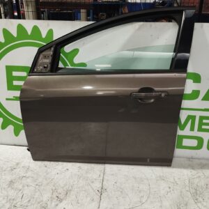 puerta_delantera_izquierda_1706279_ford_focus_turn_cb8_1_6_tdci_cat