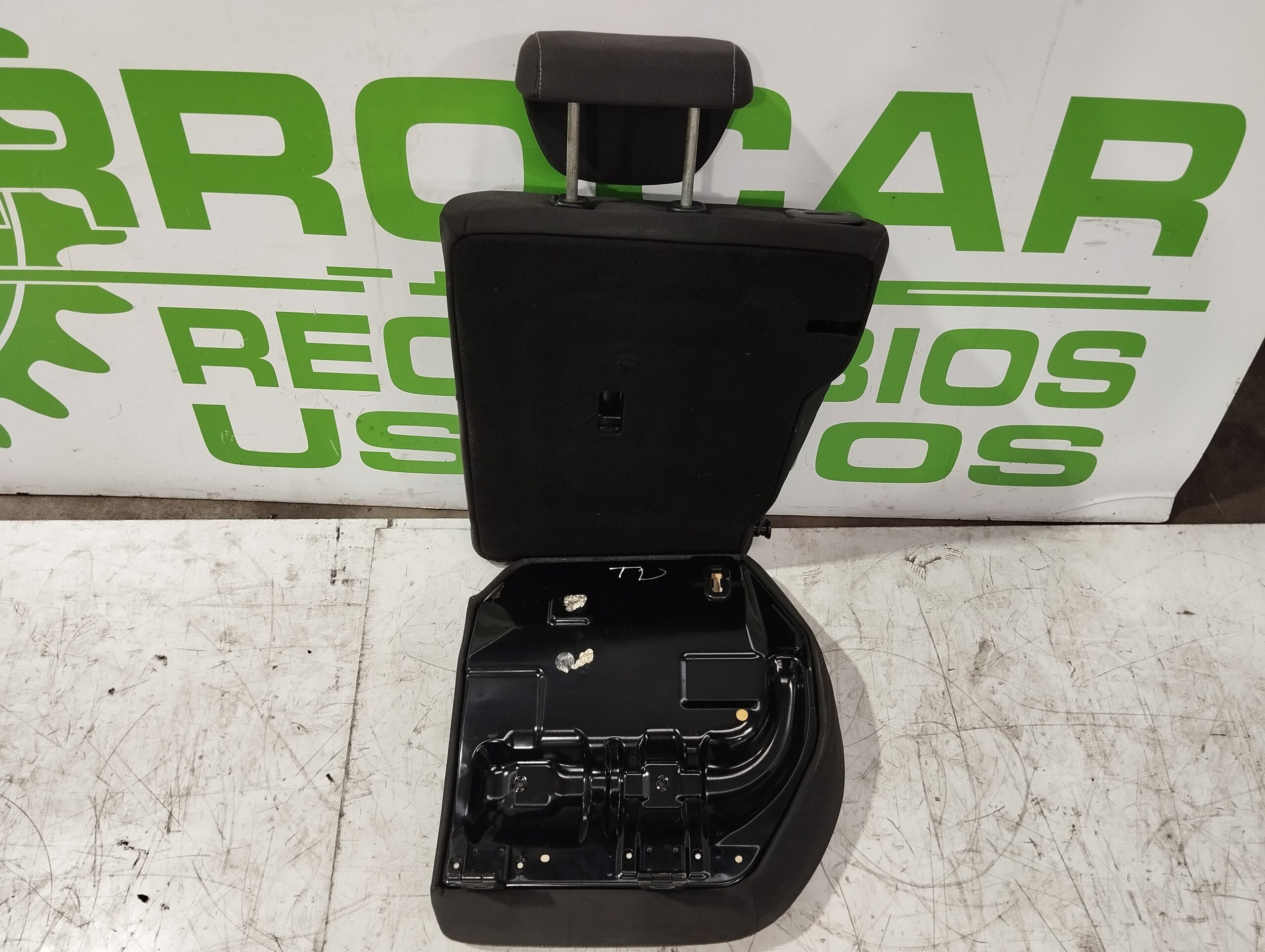 asientos_trasero_derecho_1755332_ford_focus_turn_cb8_1_6_tdci_cat