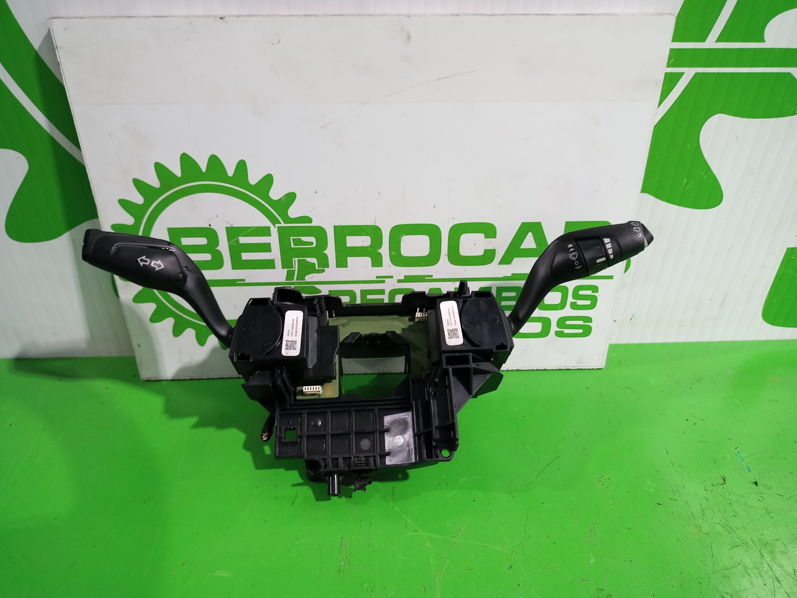 mando_multifuncion_bv6t13n064af_av6t17a553_ford_focus_turn_cb8_1_6_tdci_cat