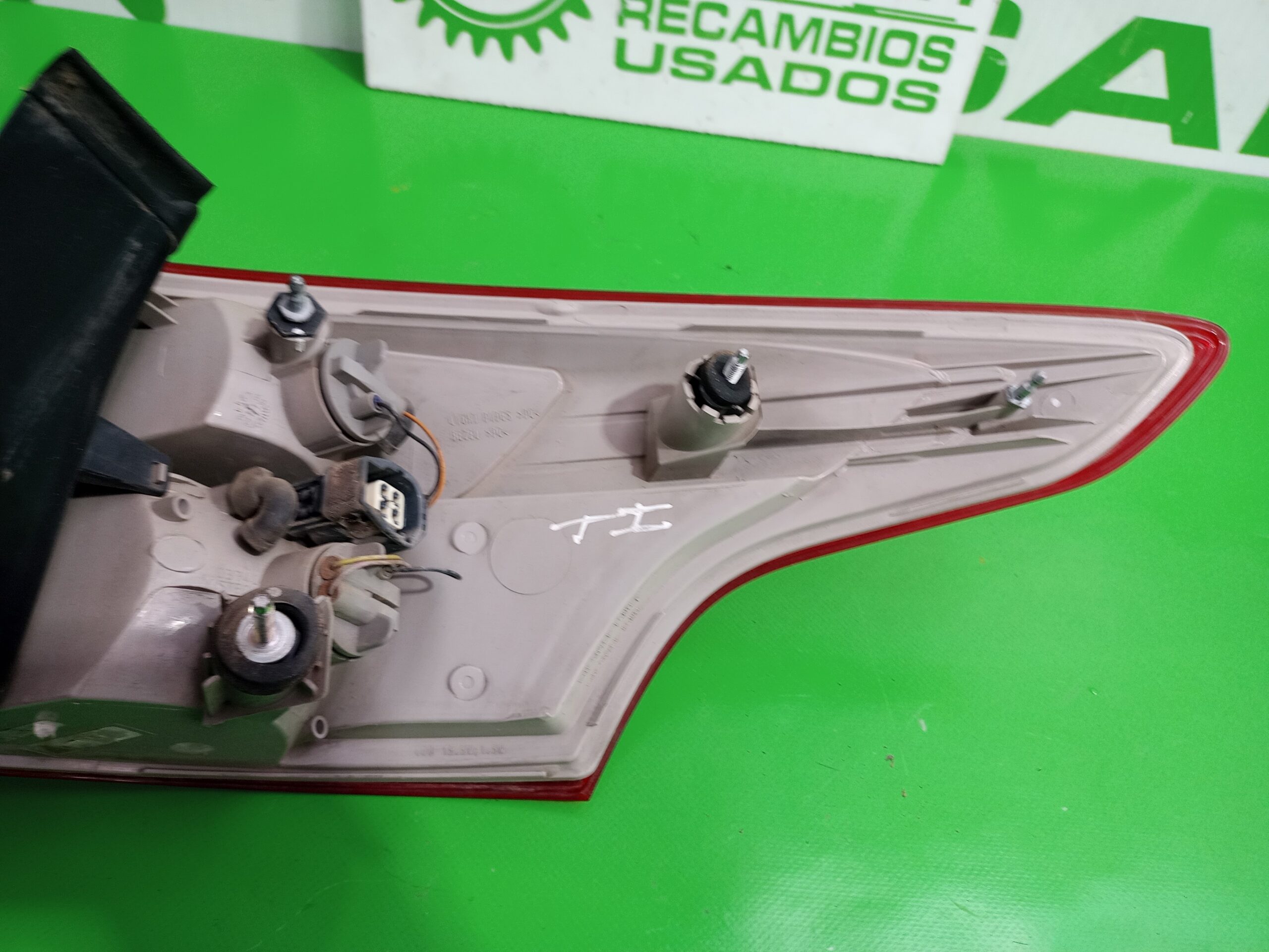 piloto_trasero_izquierdo_1785514_bm5113045_ford_focus_turn_cb8_1_6_tdci_cat