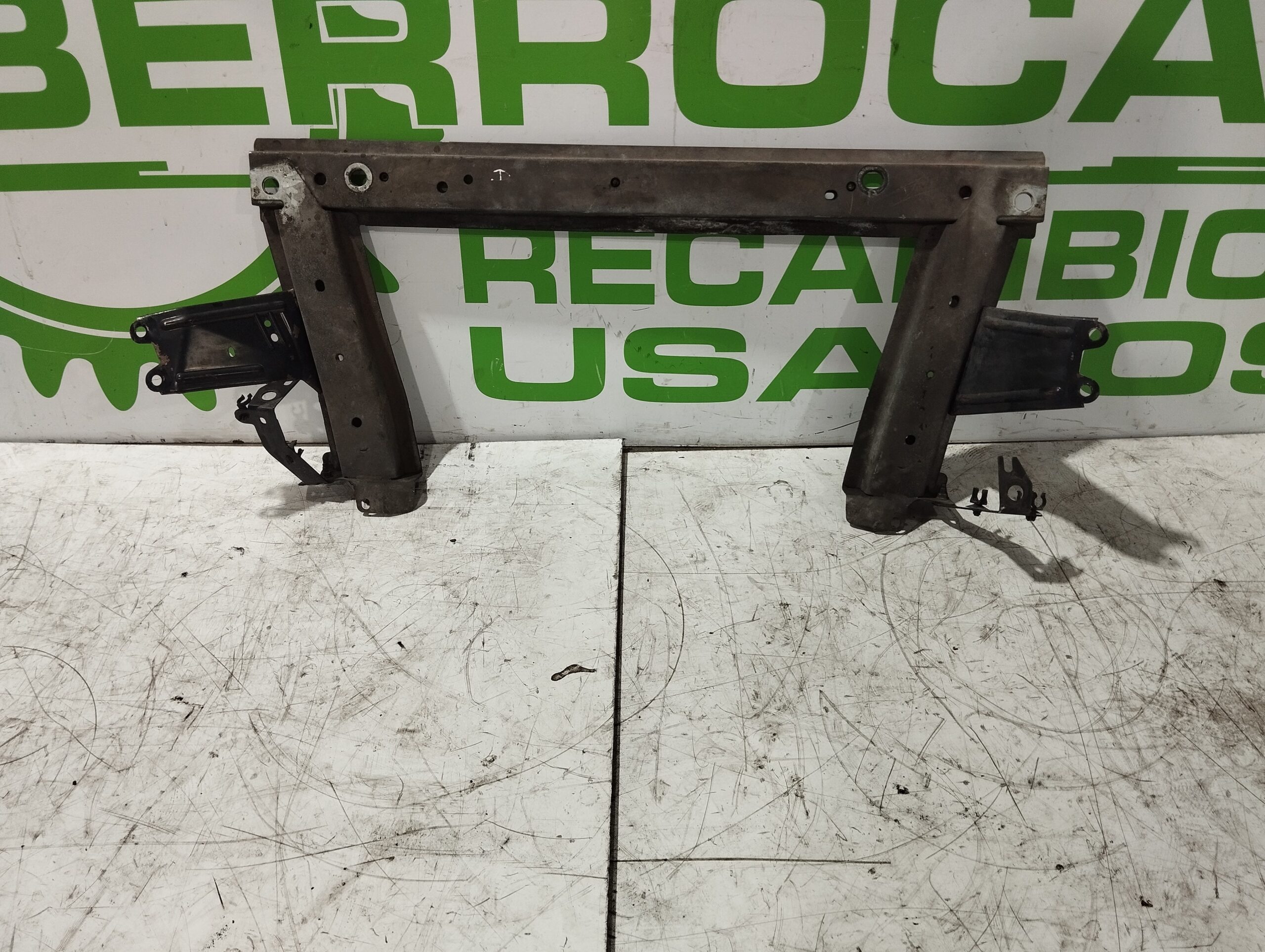 travesano_inferior_8200761565_renault_megane_ii_familiar_1_9_dci_diesel