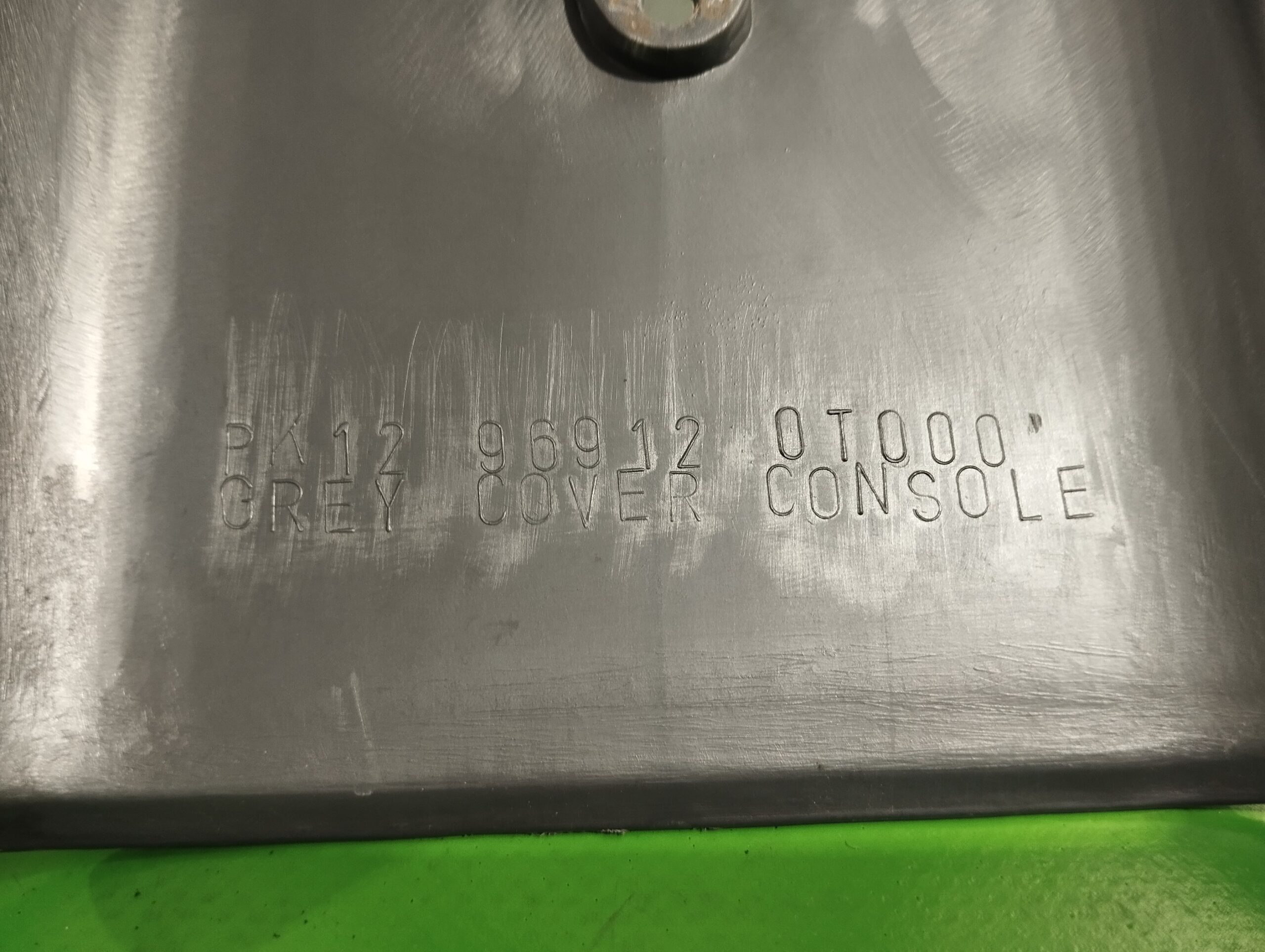 cubierta_palanca_de_cambios_969120t000_nissan_cabstar_e_3_0_diesel