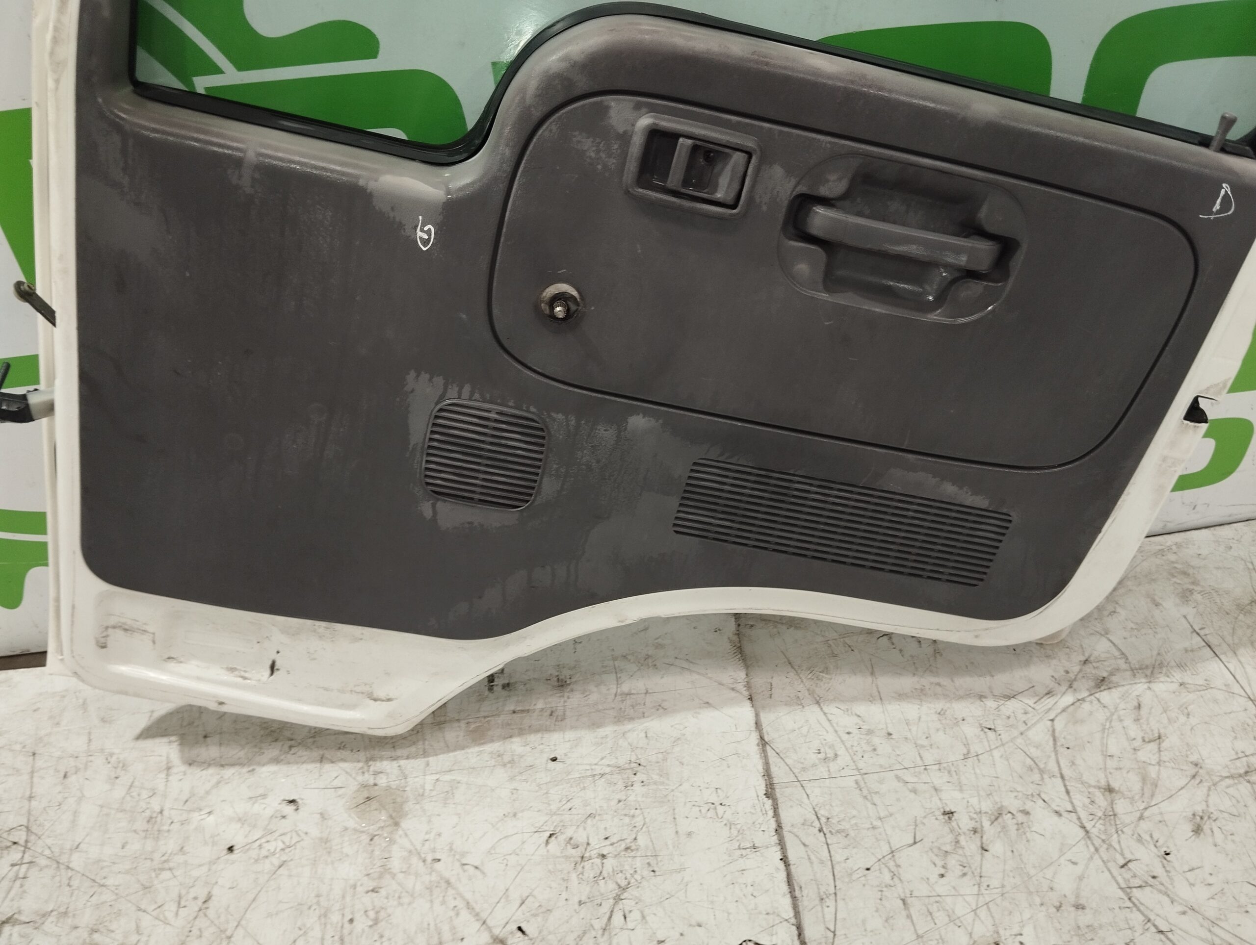 puerta_delantera_derecha_801002t631_nissan_cabstar_e_3_0_diesel