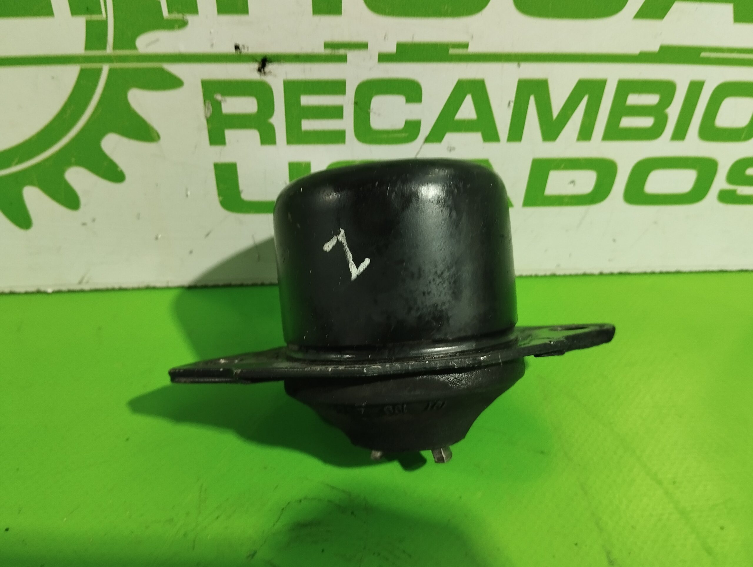 soporte_motor_izquierdo_191199402c_volkswagen_golf_iii_berlina_1h1_1_9_diesel