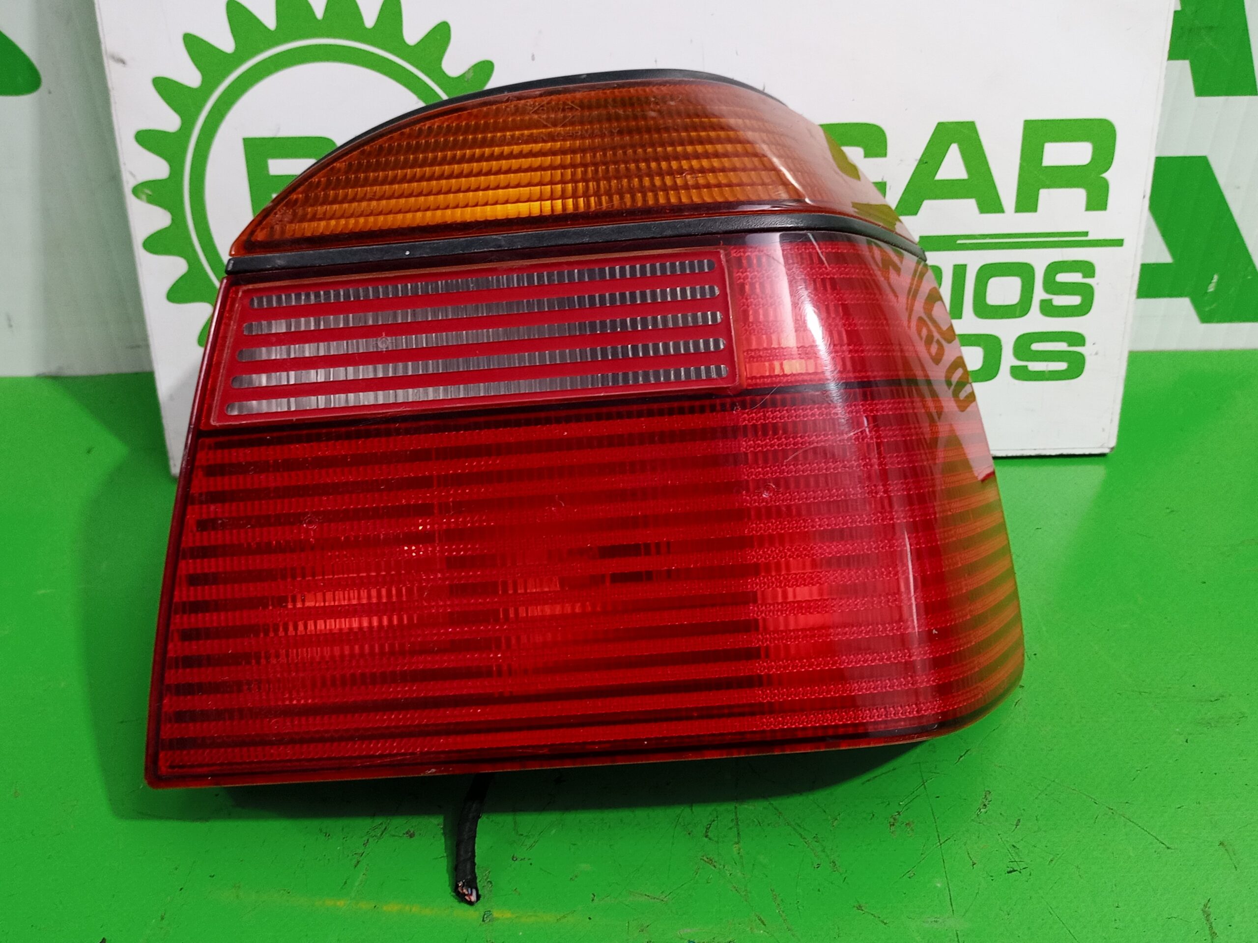 piloto_trasero_derecho_1h6945112_volkswagen_golf_iii_berlina_1h1_1_9_diesel