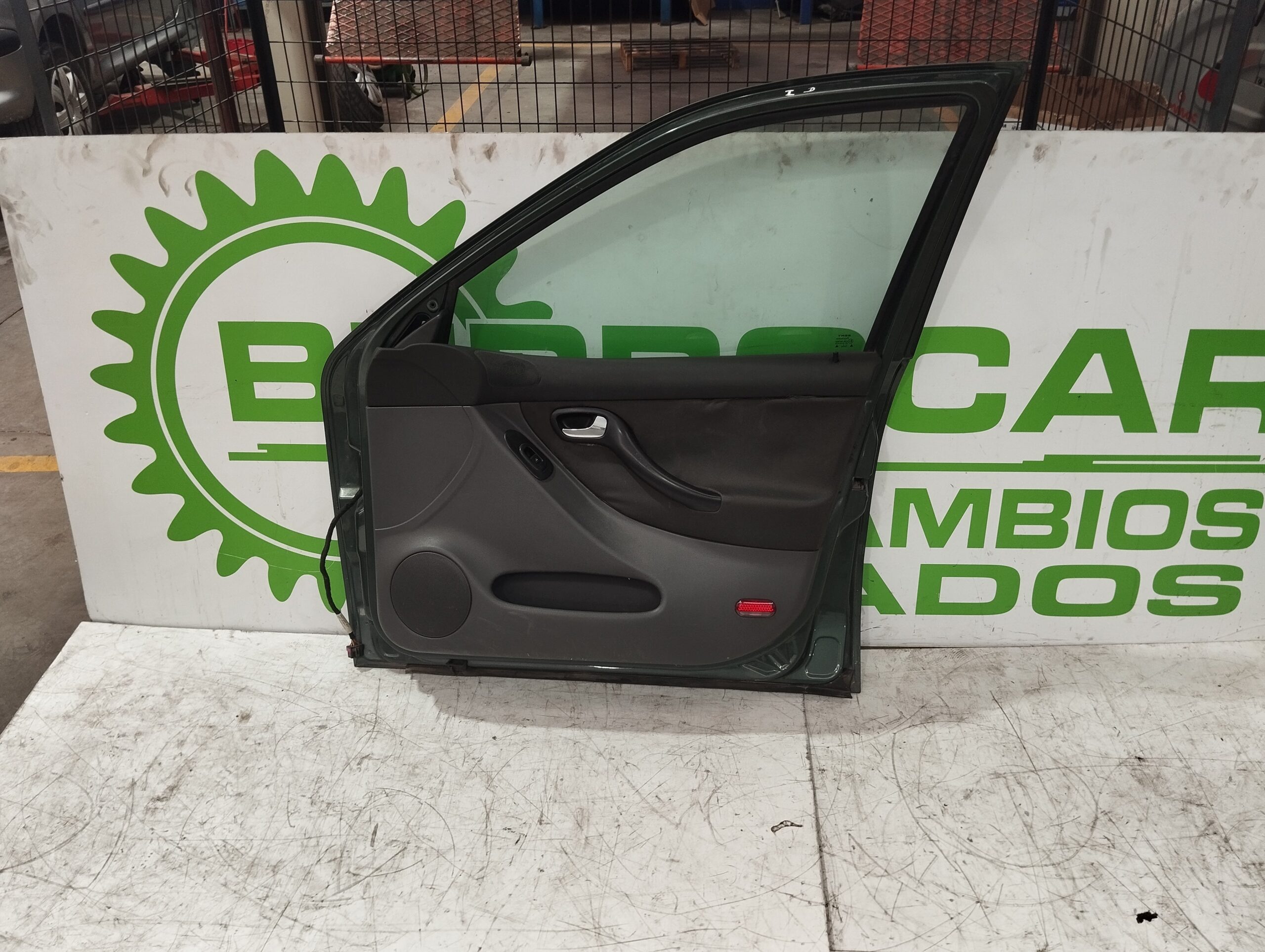 puerta_delantera_derecha_1m0831056m_seat_toledo_1m2_1_9_tdi