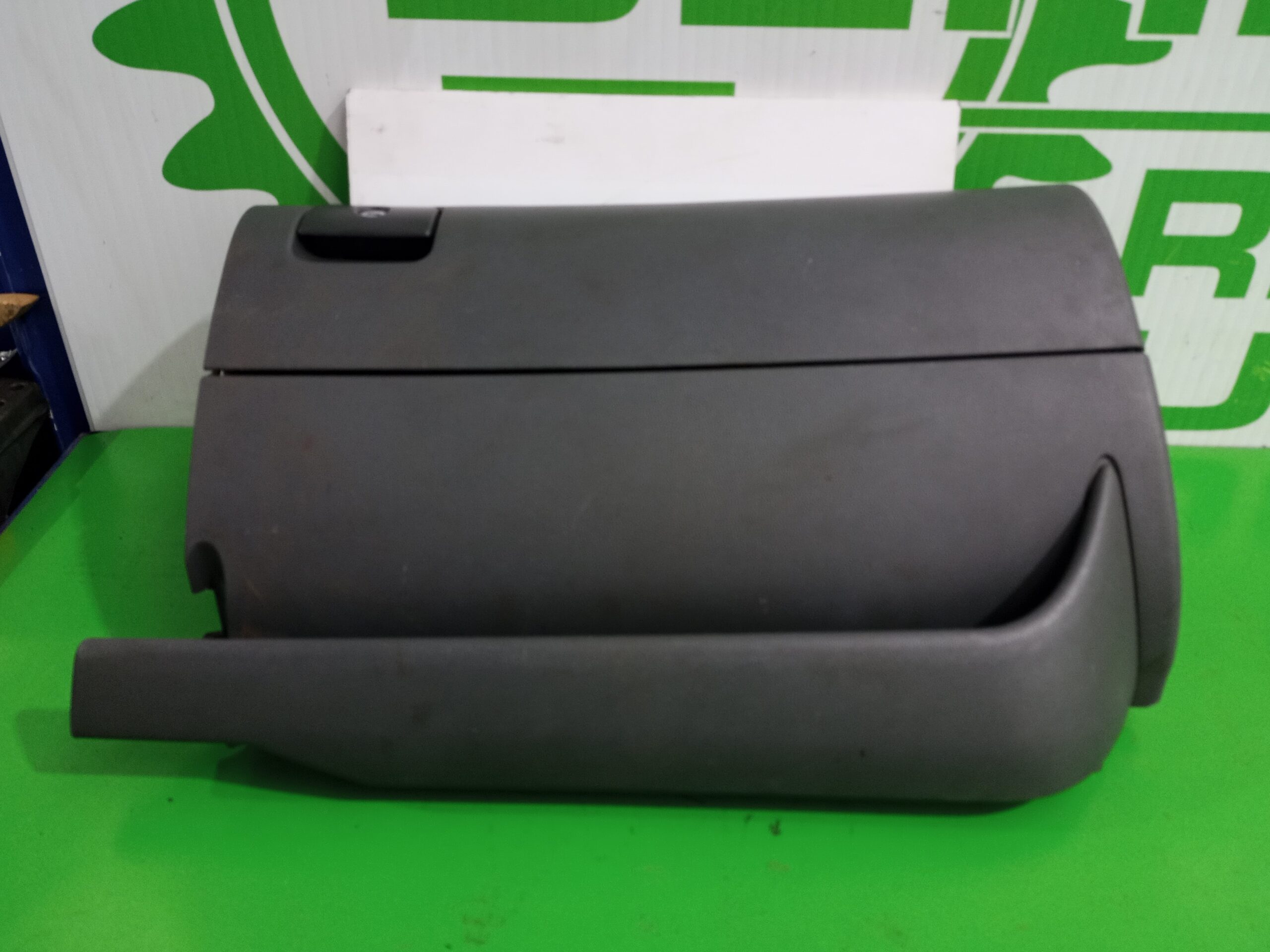 guantera_1m1857103_seat_toledo_1m2_1_9_tdi