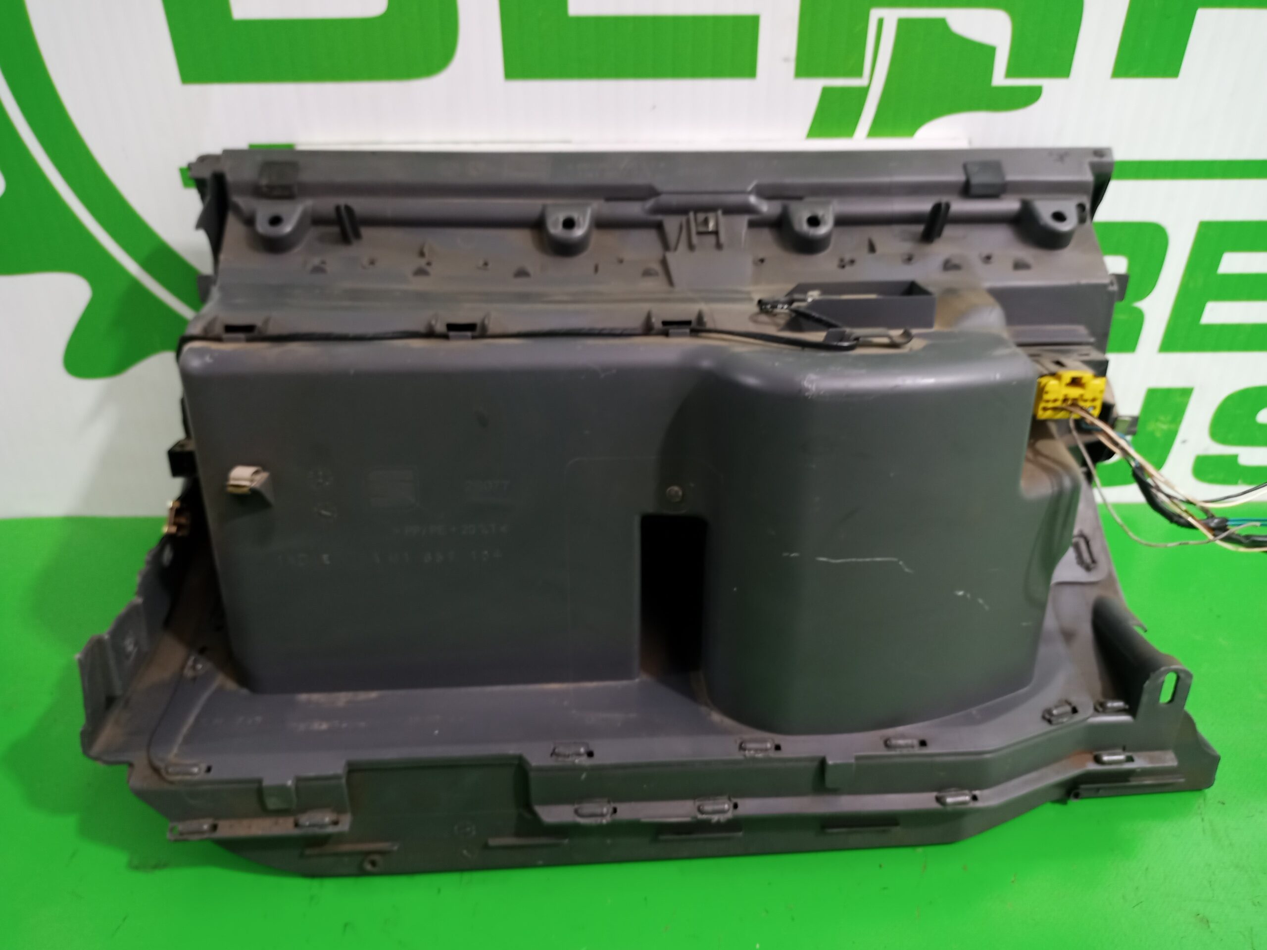 guantera_1m1857103_seat_toledo_1m2_1_9_tdi