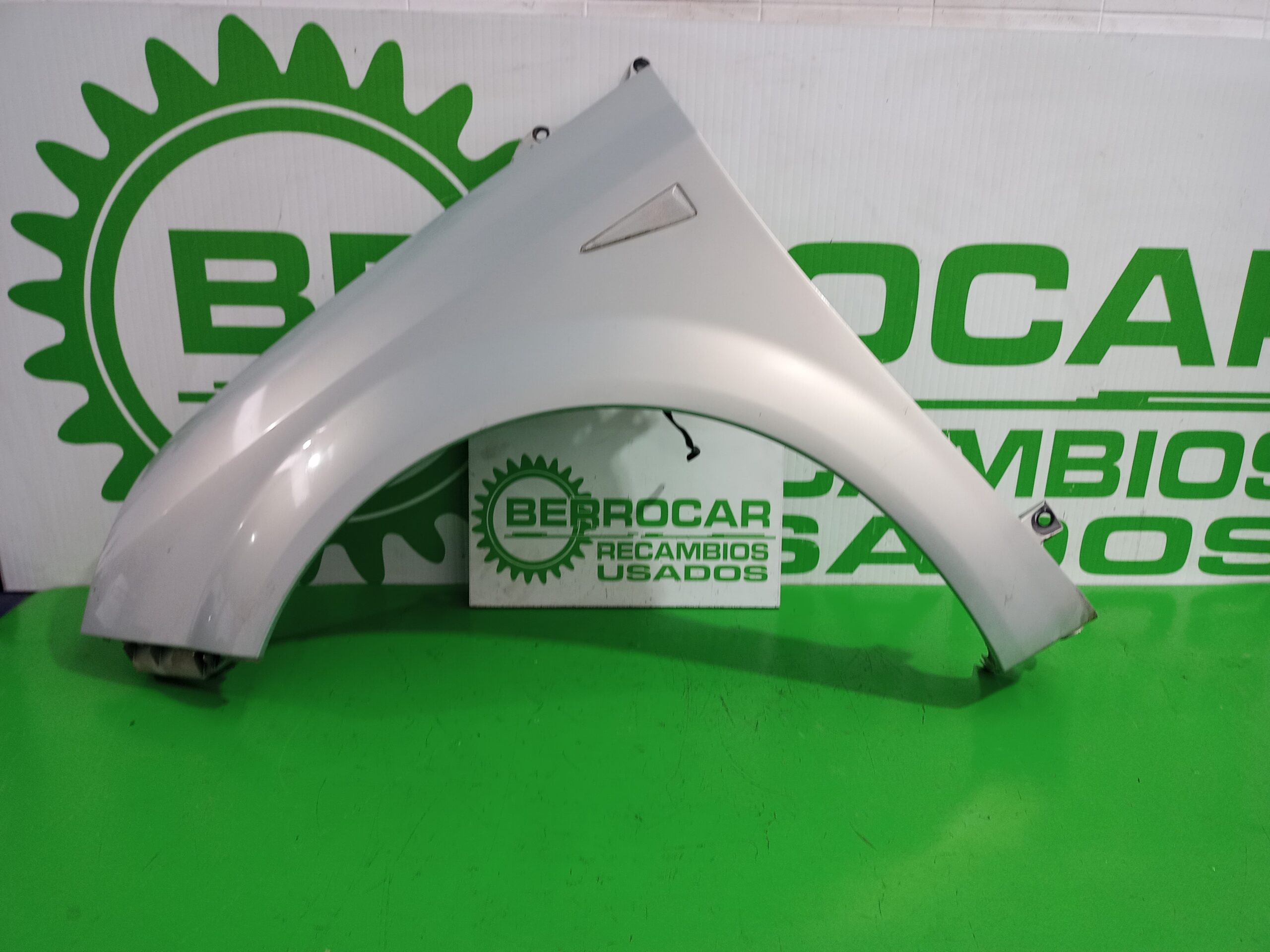 aleta_delantera_izquierda_8200020568g_renault_scenic_ii_1_6_16v