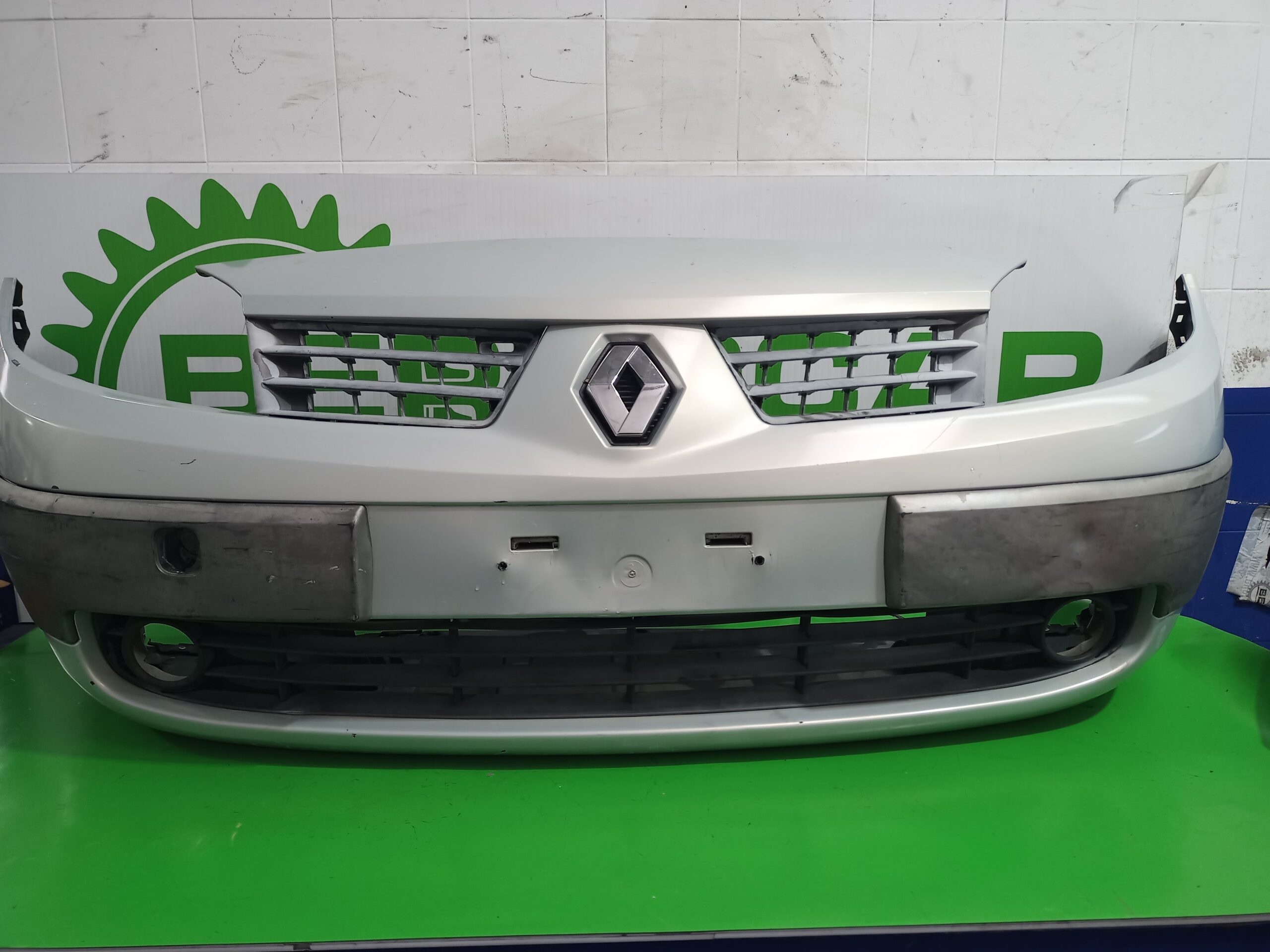 paragolpes_delantero_8200139528_renault_scenic_ii_1_6_16v