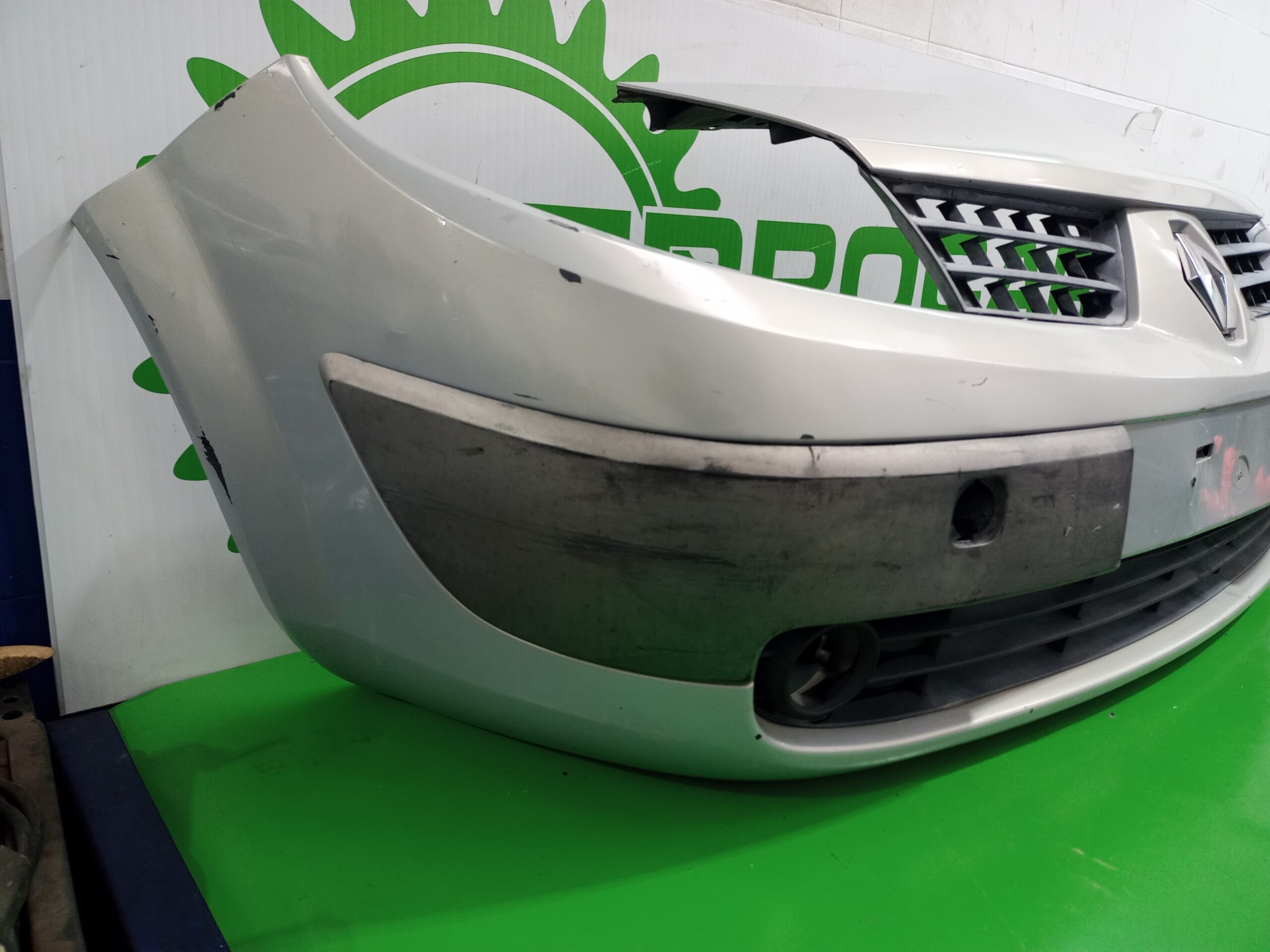 paragolpes_delantero_8200139528_renault_scenic_ii_1_6_16v