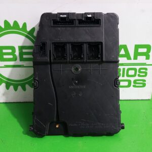 caja_reles_fusibles_8200306437_renault_scenic_ii_1_6_16v