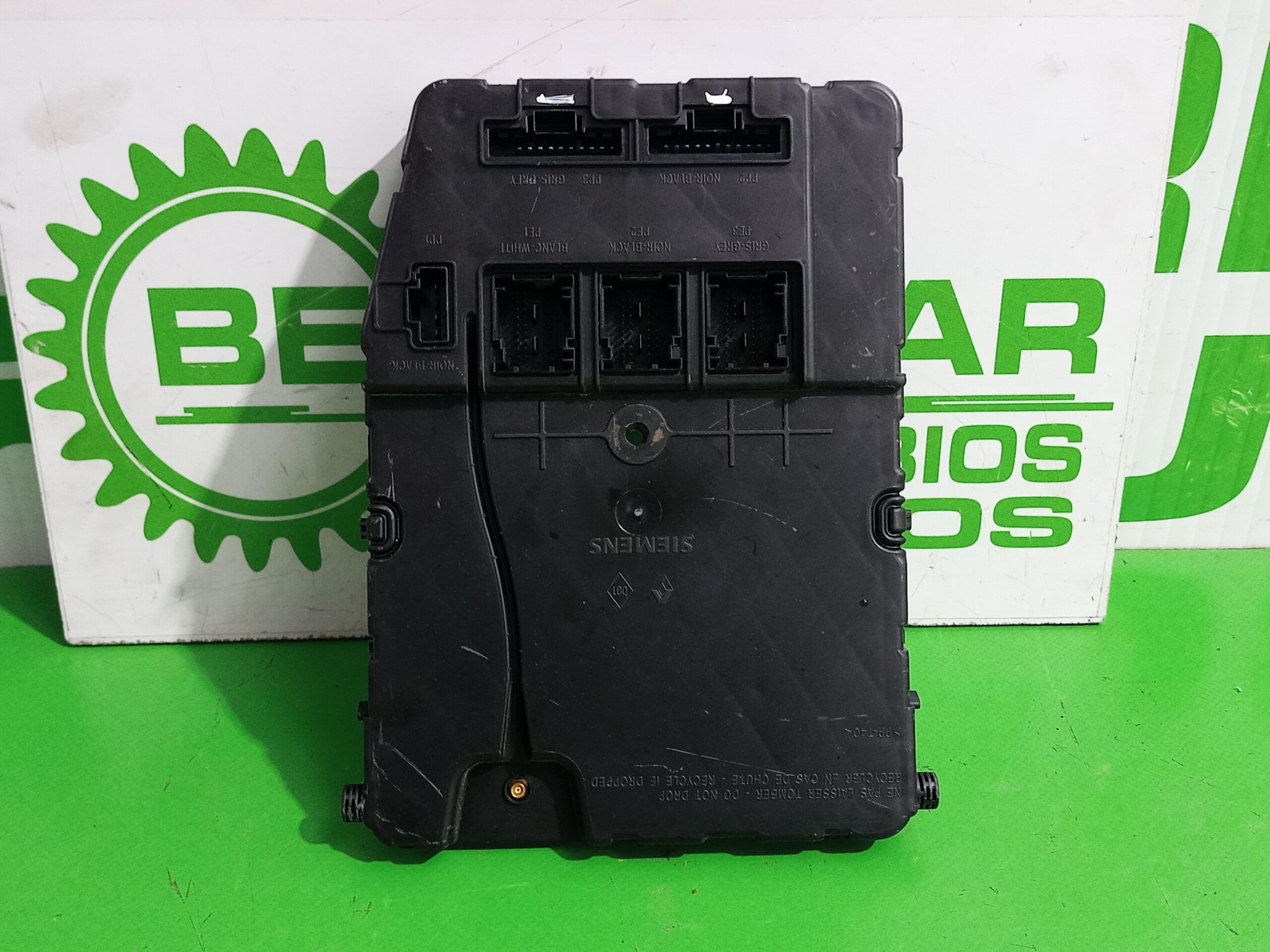 caja_reles_fusibles_8200306437_renault_scenic_ii_1_6_16v